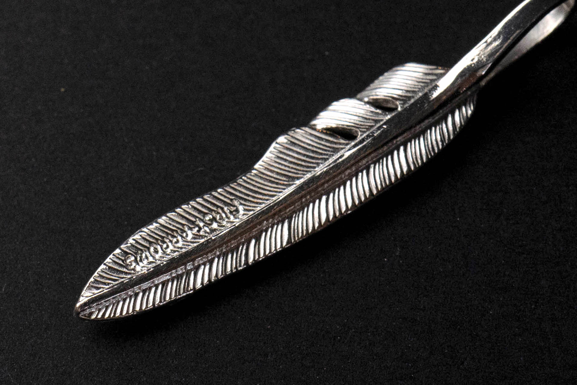 First Arrow's Small "Kazekiri Feather" Pendant With 18K Gold Emblem (P-432)