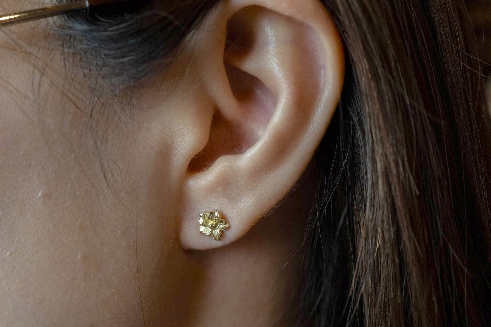 First Arrow's 18K Gold "Flowers" Earring (O-009)