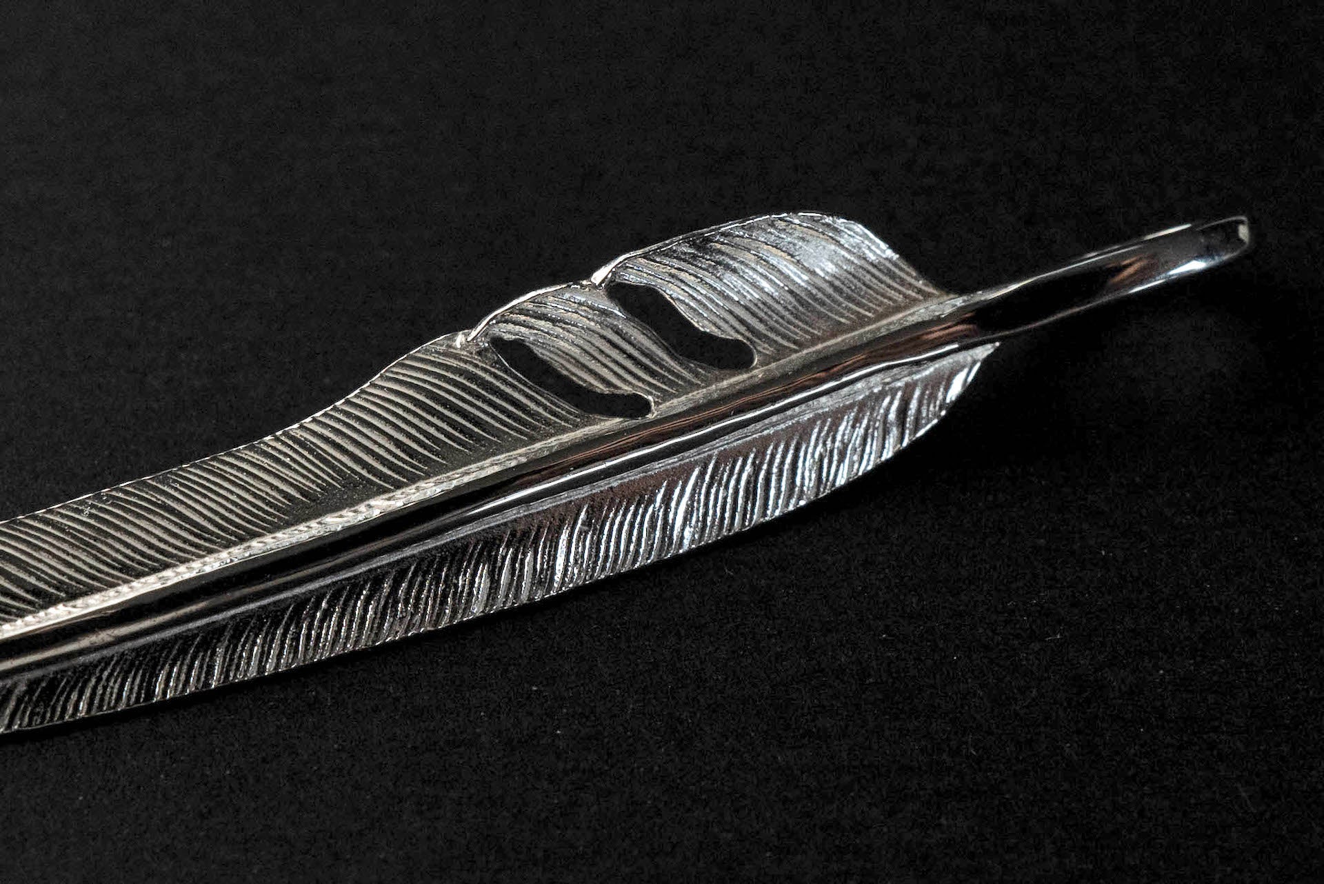 First Arrow's Medium "Kazekiri" Silver Feather Pendants (P-557)