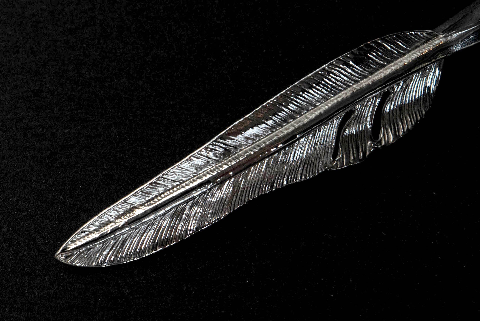 First Arrow's Medium "Kazekiri" Silver Feather Pendants (P-557)