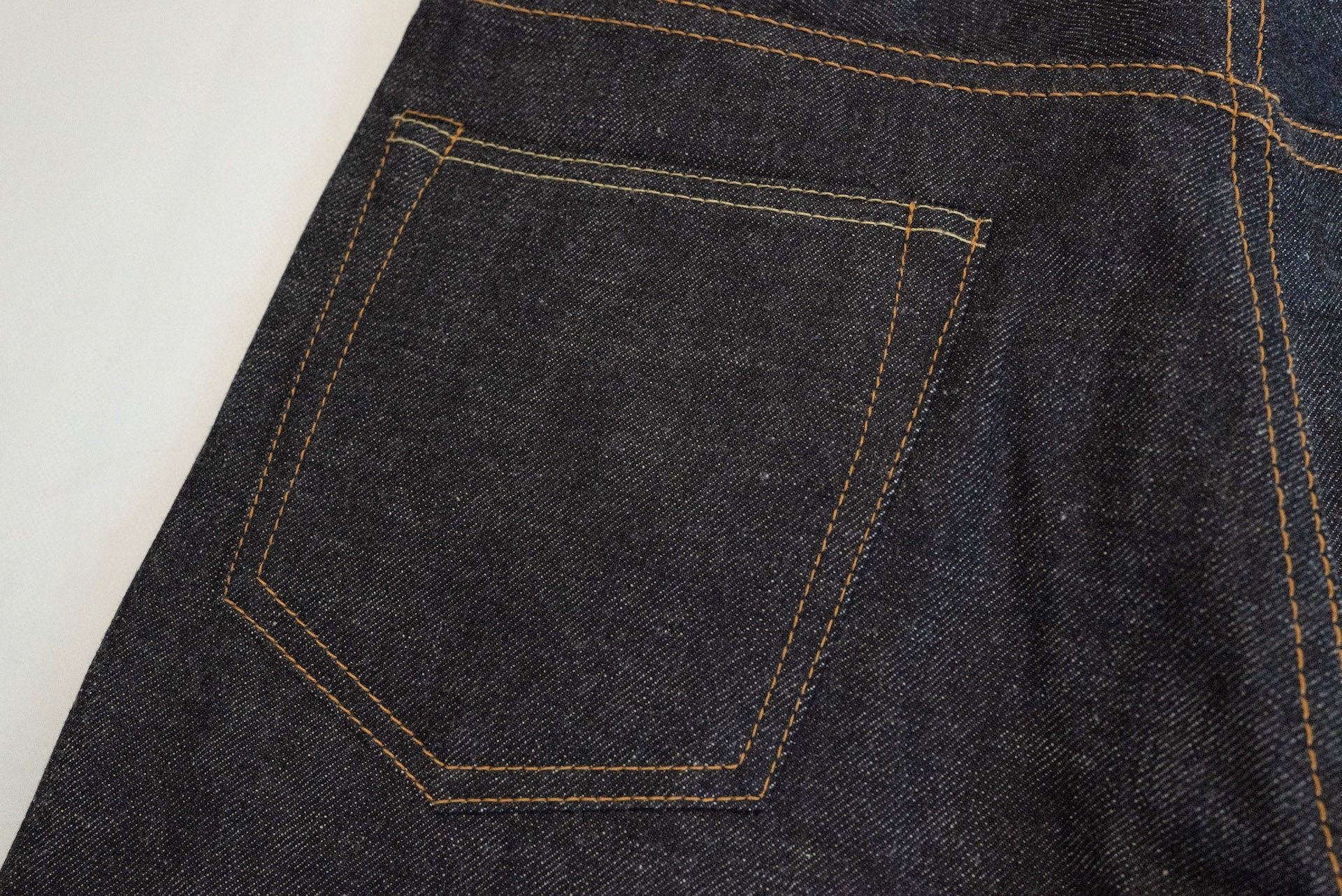 Momotaro 13oz 0405-13SP Denim (High Tapered Fit)