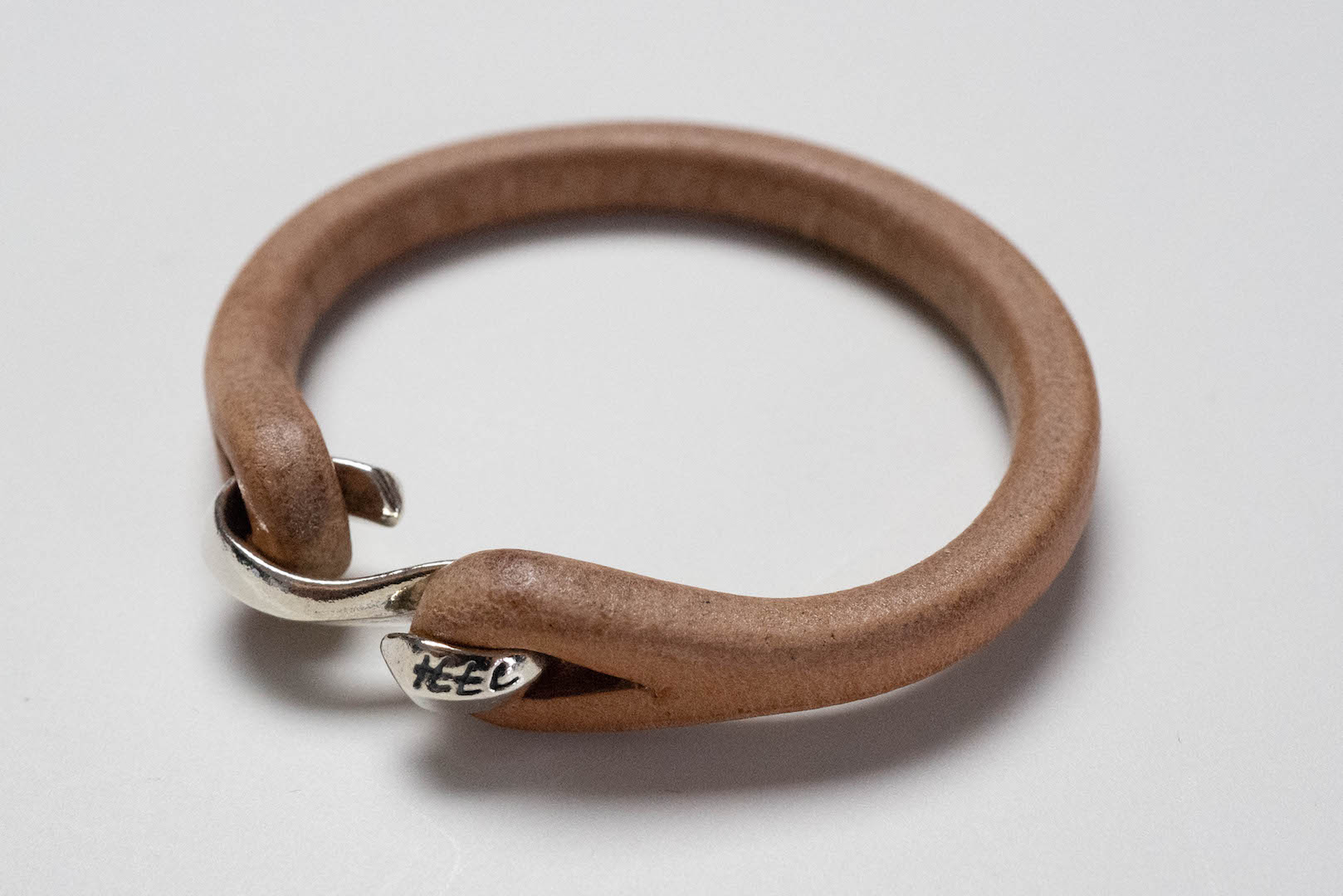 The Flat Head 'Silver Hook' Single Cuff (Natural Tan)