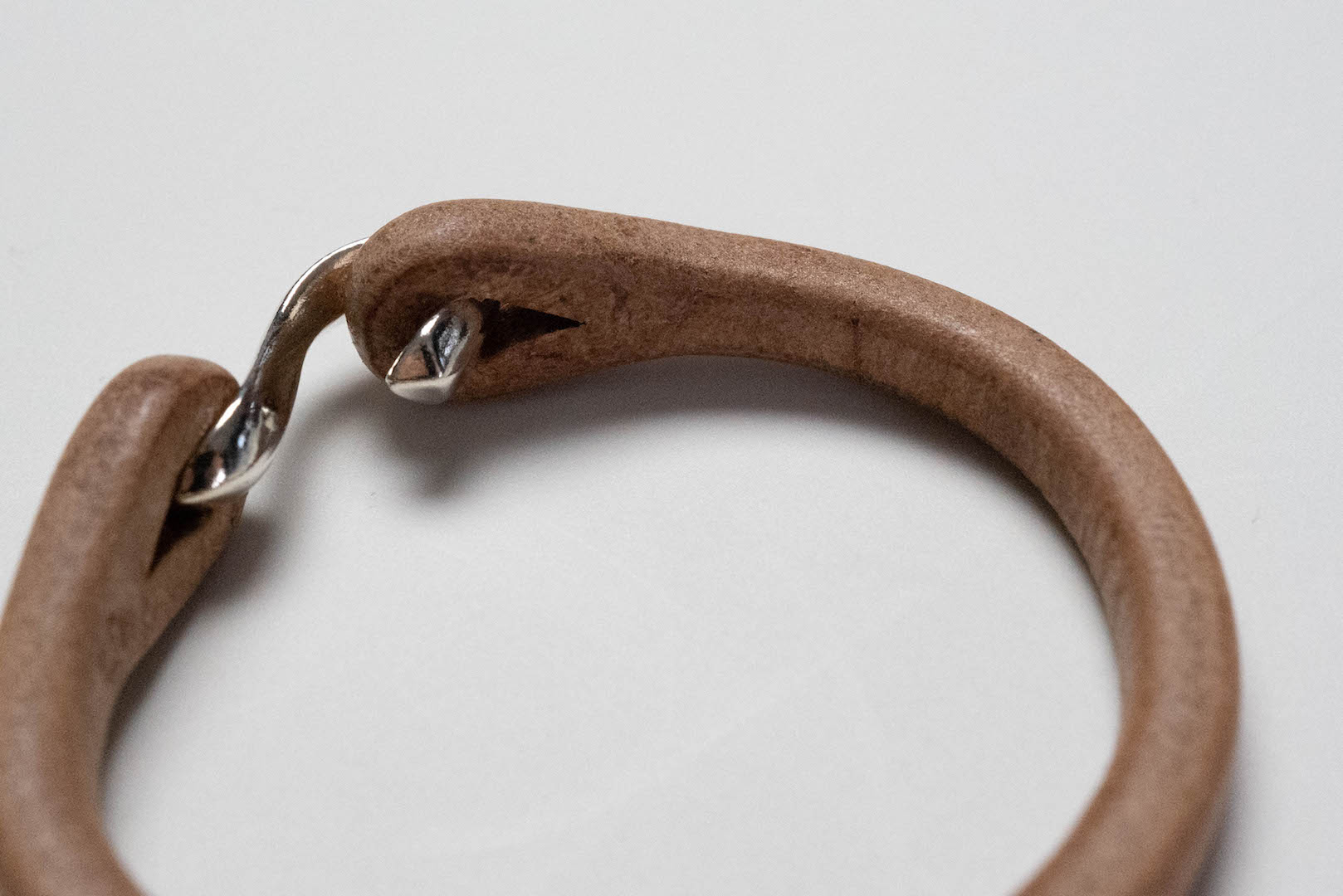 The Flat Head 'Silver Hook' Single Cuff (Natural Tan)