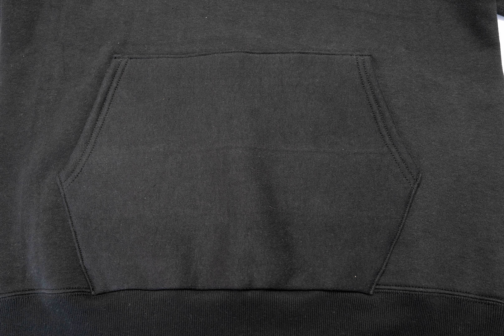 The Strike Gold x CORLECTION 12oz Loopwheeled Pull Over (Black)