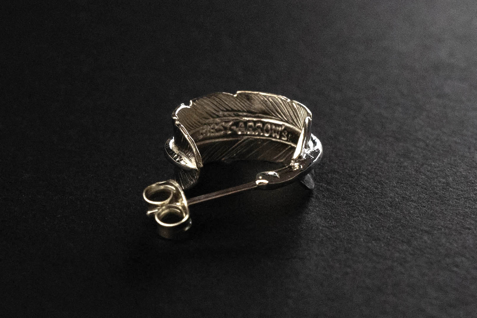 First Arrow's Small Feather Pierced Earring (O-007S)