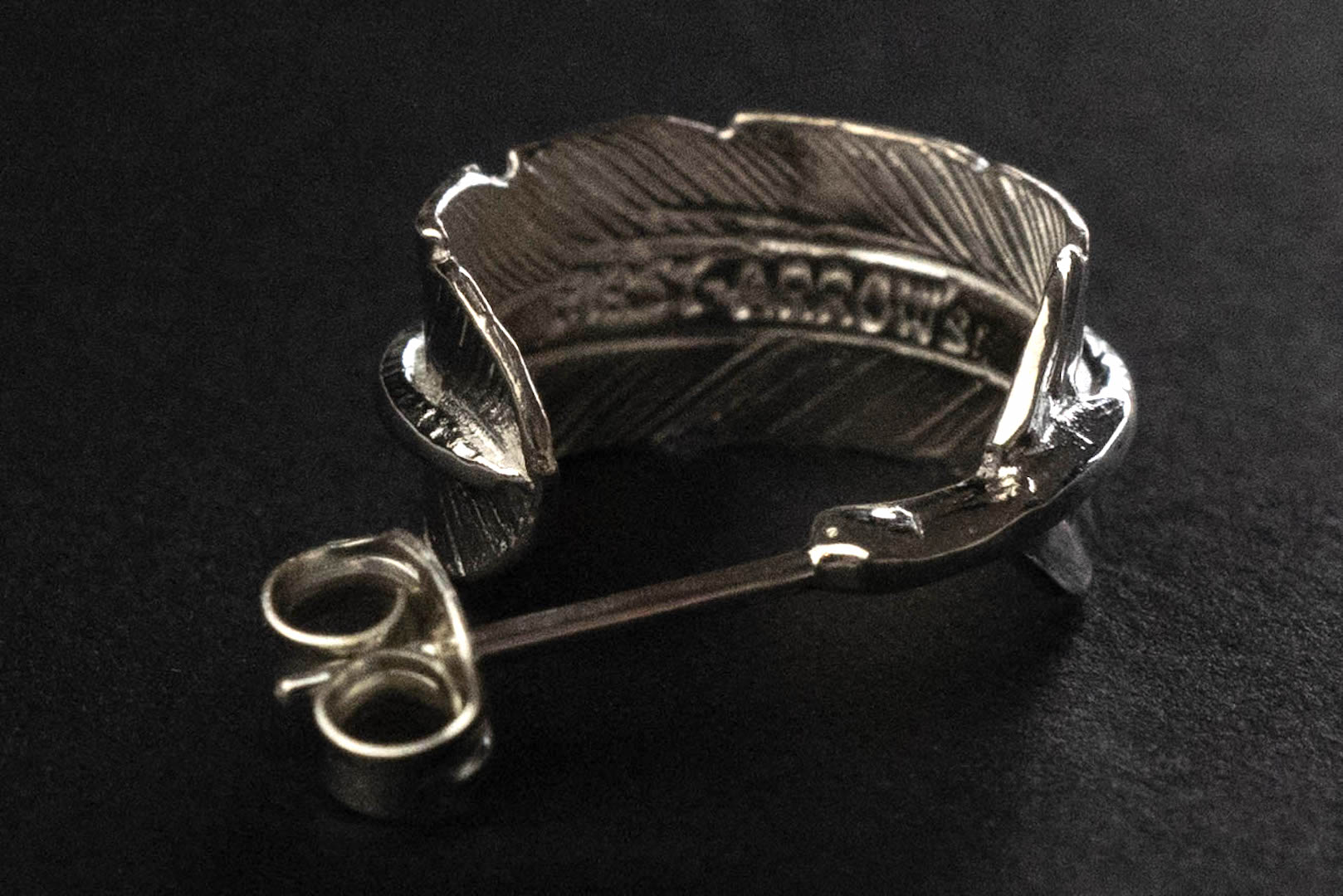 First Arrow's Small Feather Pierced Earring (O-007S)