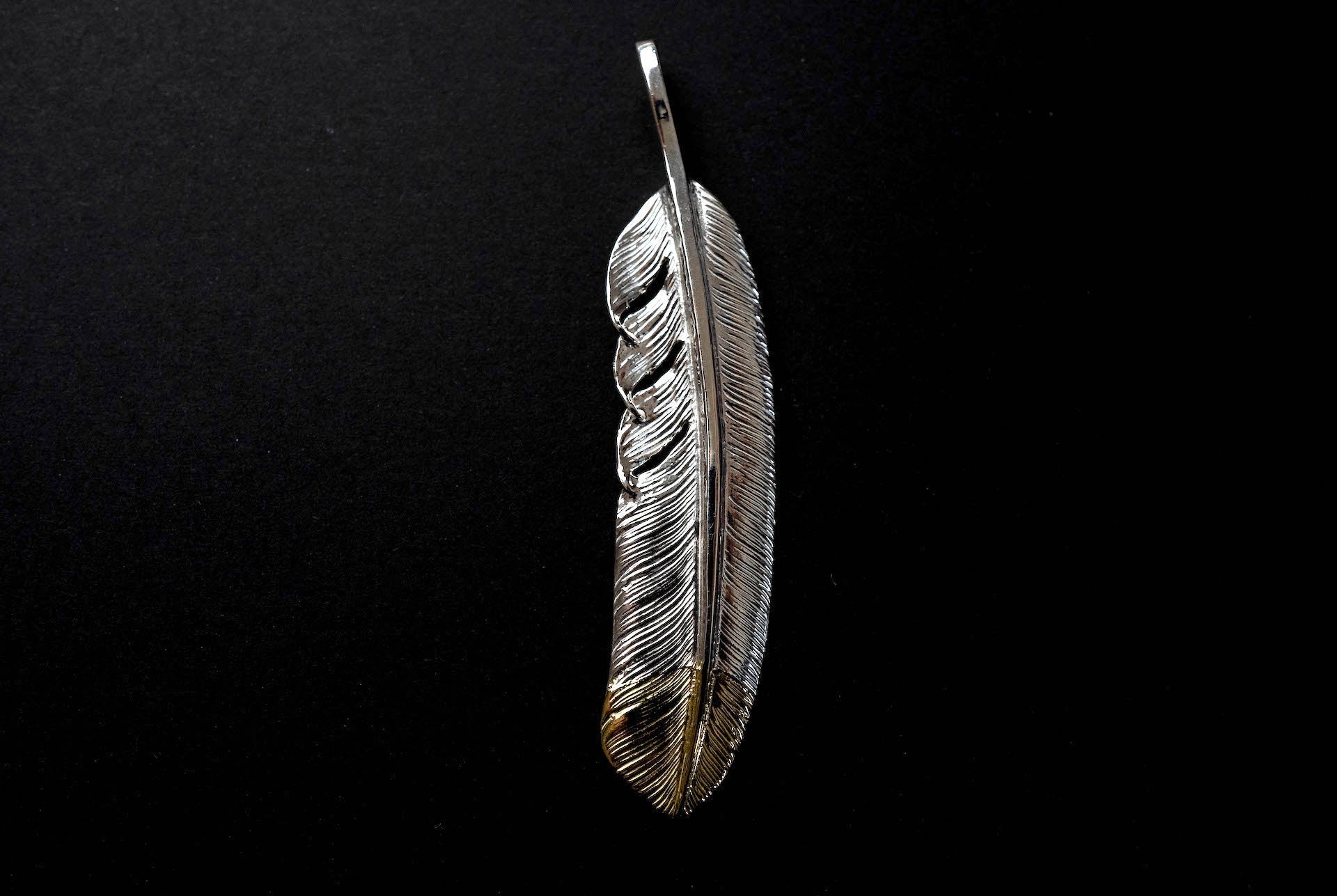 First Arrow's Large Quarter 18k Gold Feather Pendant (P-474)