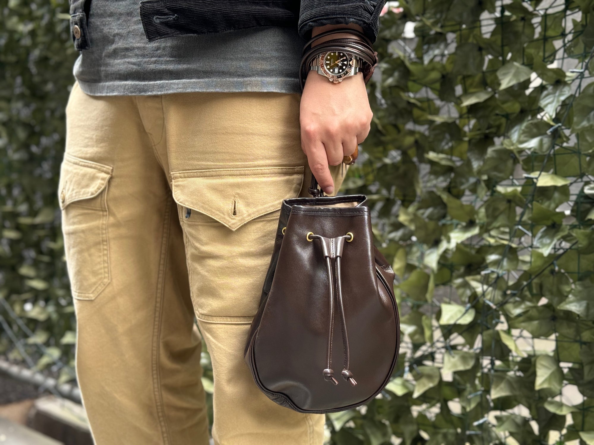 Inception by Accel Company Horsehide Pouch Bag (Brown Tea-core)