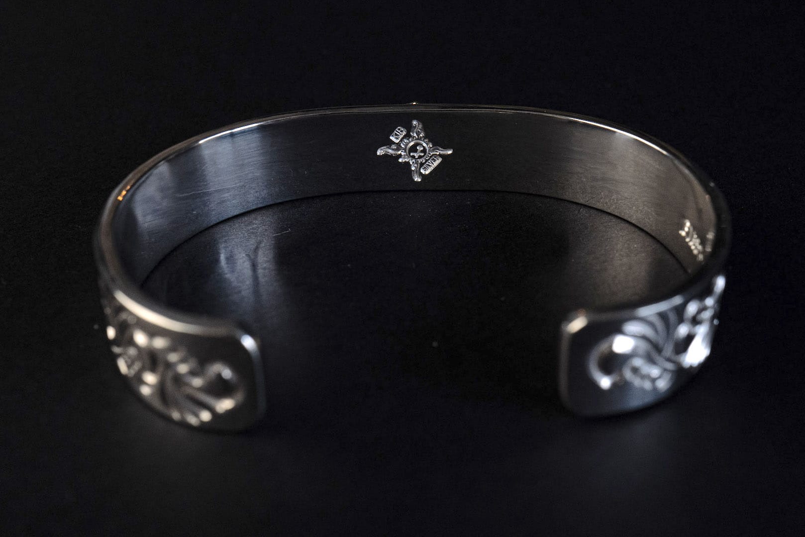 First Arrow's 12mm Arabesque Bangle with 18k Gold Sakura Flower (BR-027)
