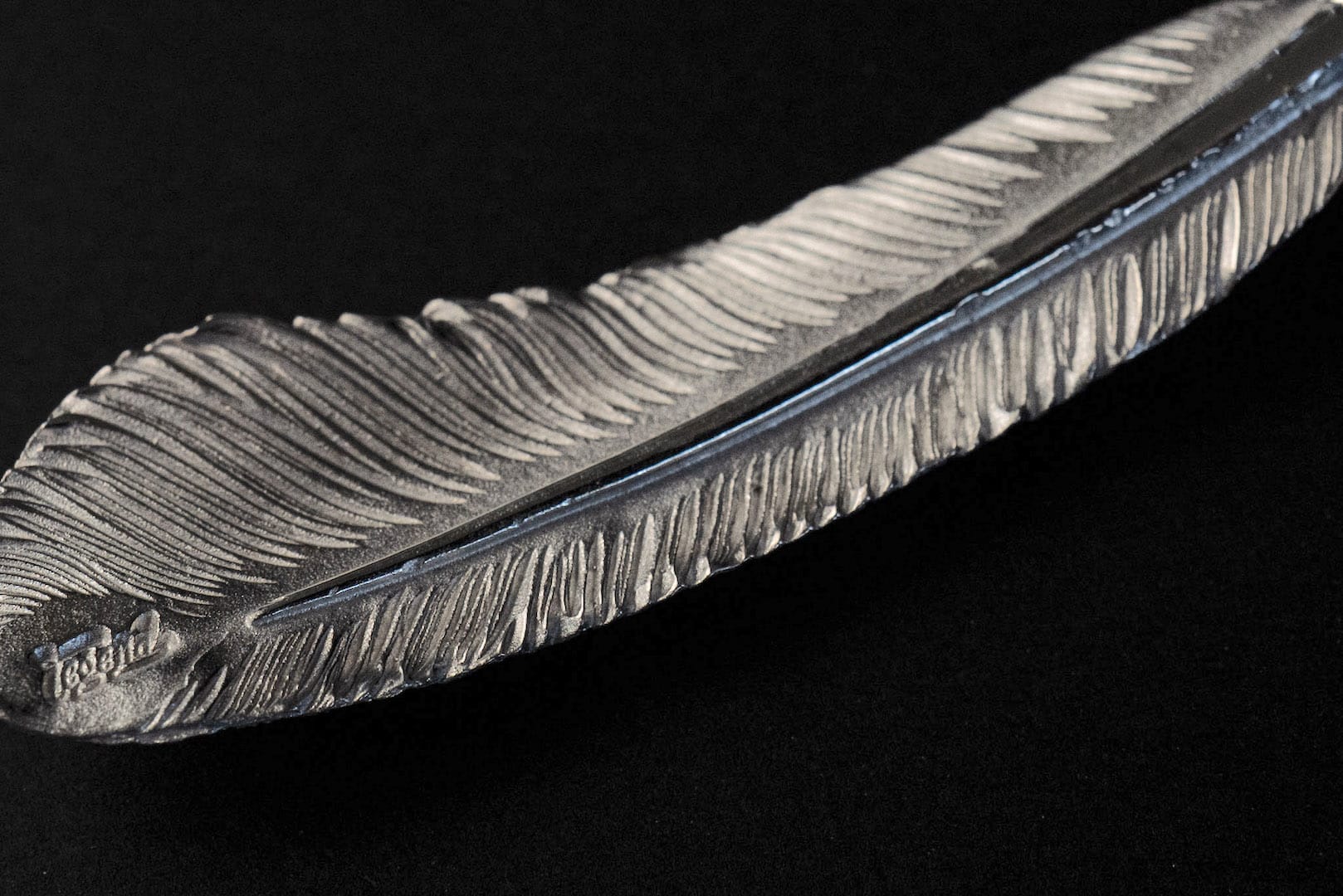 Legend "Ultra-Large Feather" Pendant With 22K Gold Emblem (Special Edition)