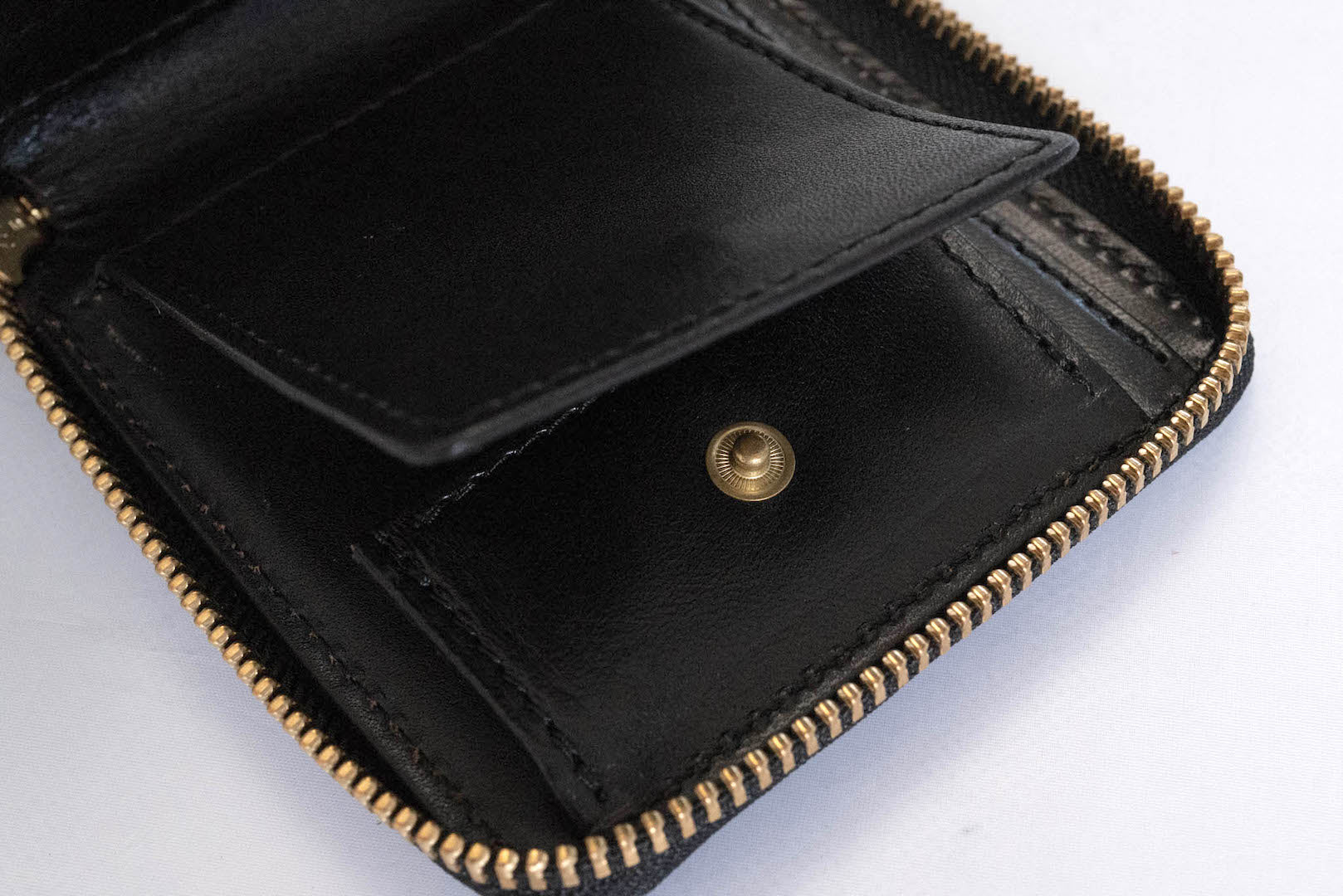 Inception by Accel Co. Horsehide Round Short Wallet (Black Tea-core)