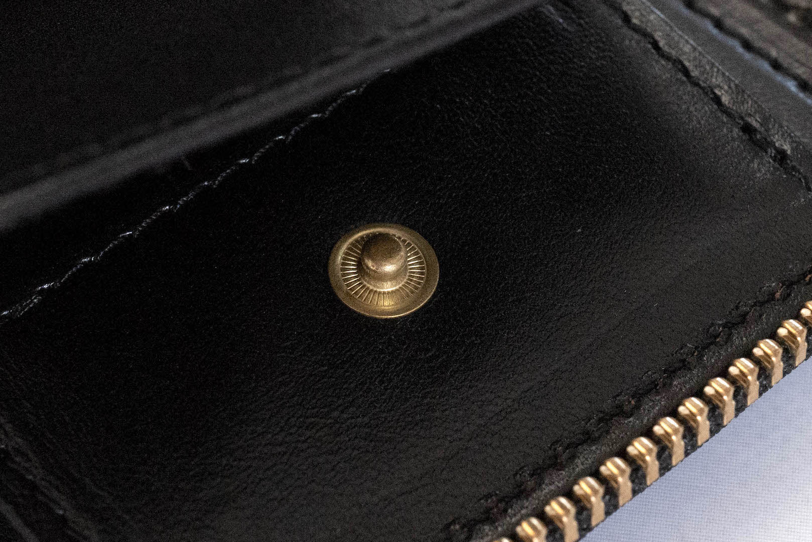 Inception by Accel Co. Horsehide Round Short Wallet (Black Tea-core)