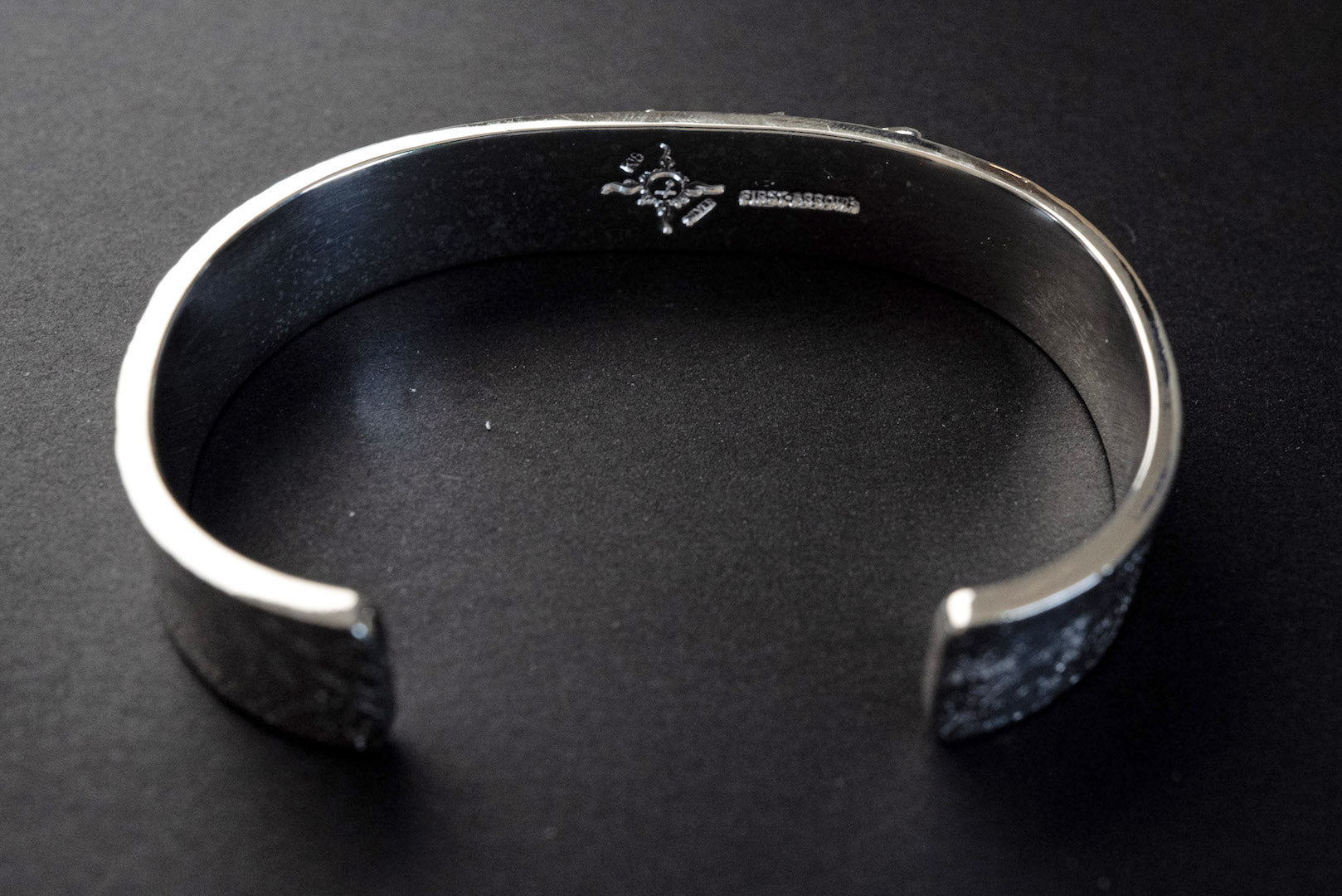 First Arrow's 12mm 'Lightning' Bangle With 18K Sunburst Emblem (BR-086)