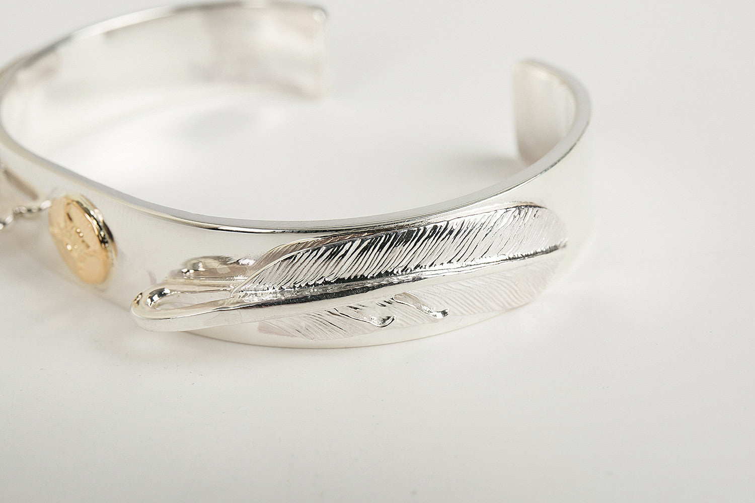 First Arrow's 18K "Sunburst" Standard Bangle With Twin Small Feathers (BR-025)