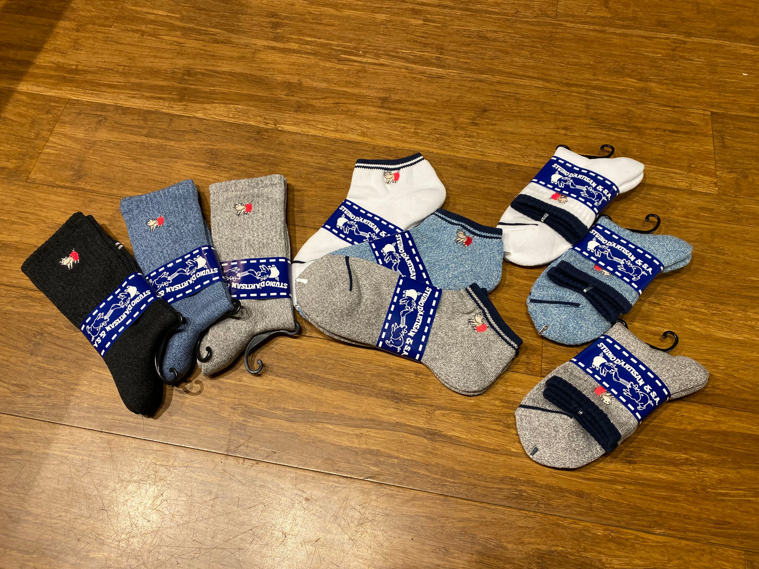 STUDIO D'ARTISAN "PIGGY" SOCKS