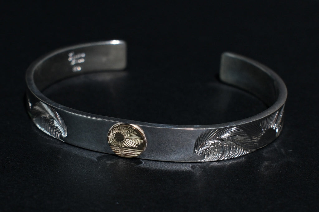 The One OCEAN 8mm “Sunrise” Bangle with 18K Gold "KaiLa" Motif