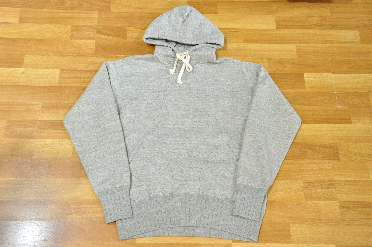 STUDIO D'ARTISAN ‘STANDARD’ 12OZ LOOPWHEEL PULLOVER (HEATHER GREY)