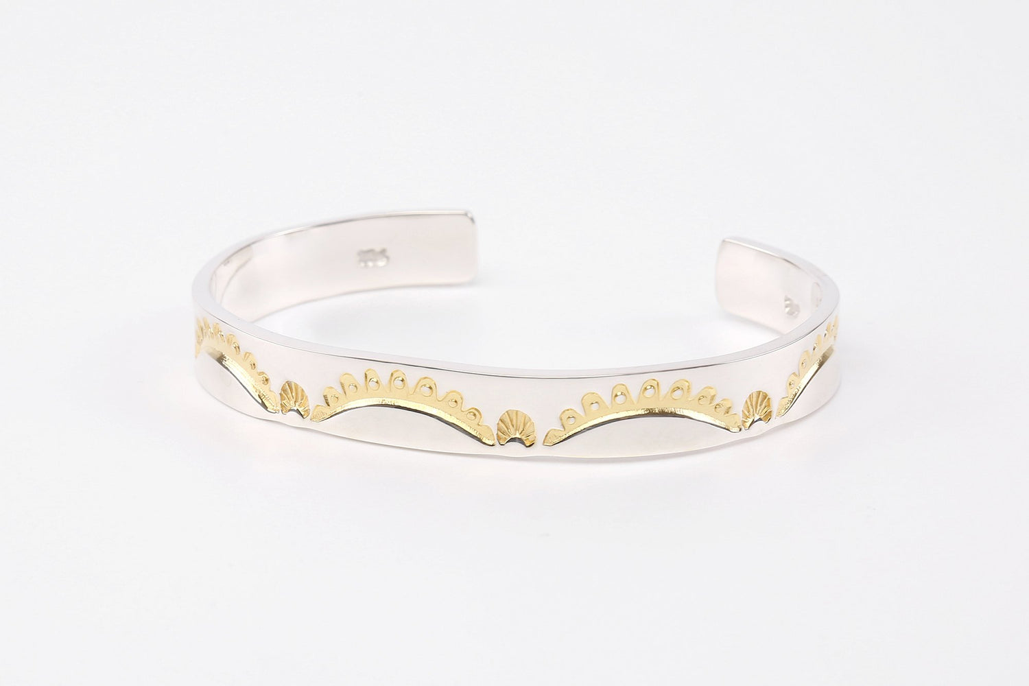 LEGEND 10MM ‘CROWN’ BANGLE WITH 24K GOLD
