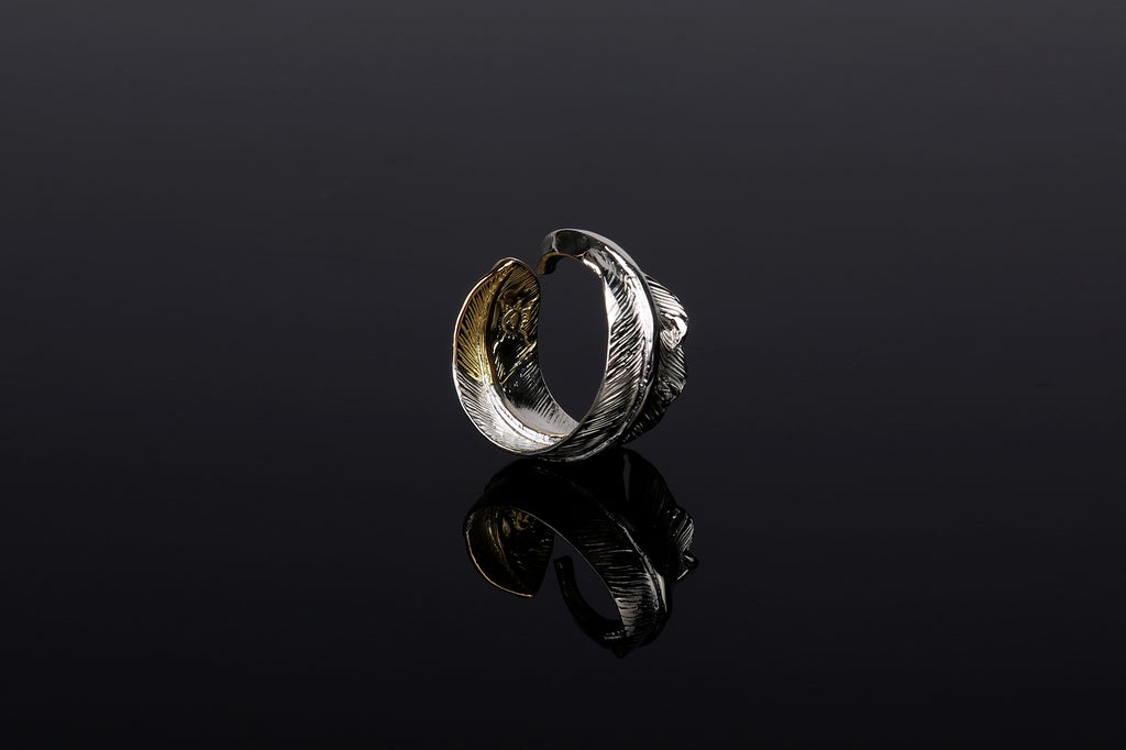 First Arrow’s 18k Gold Tip 'Quarter’ Ring