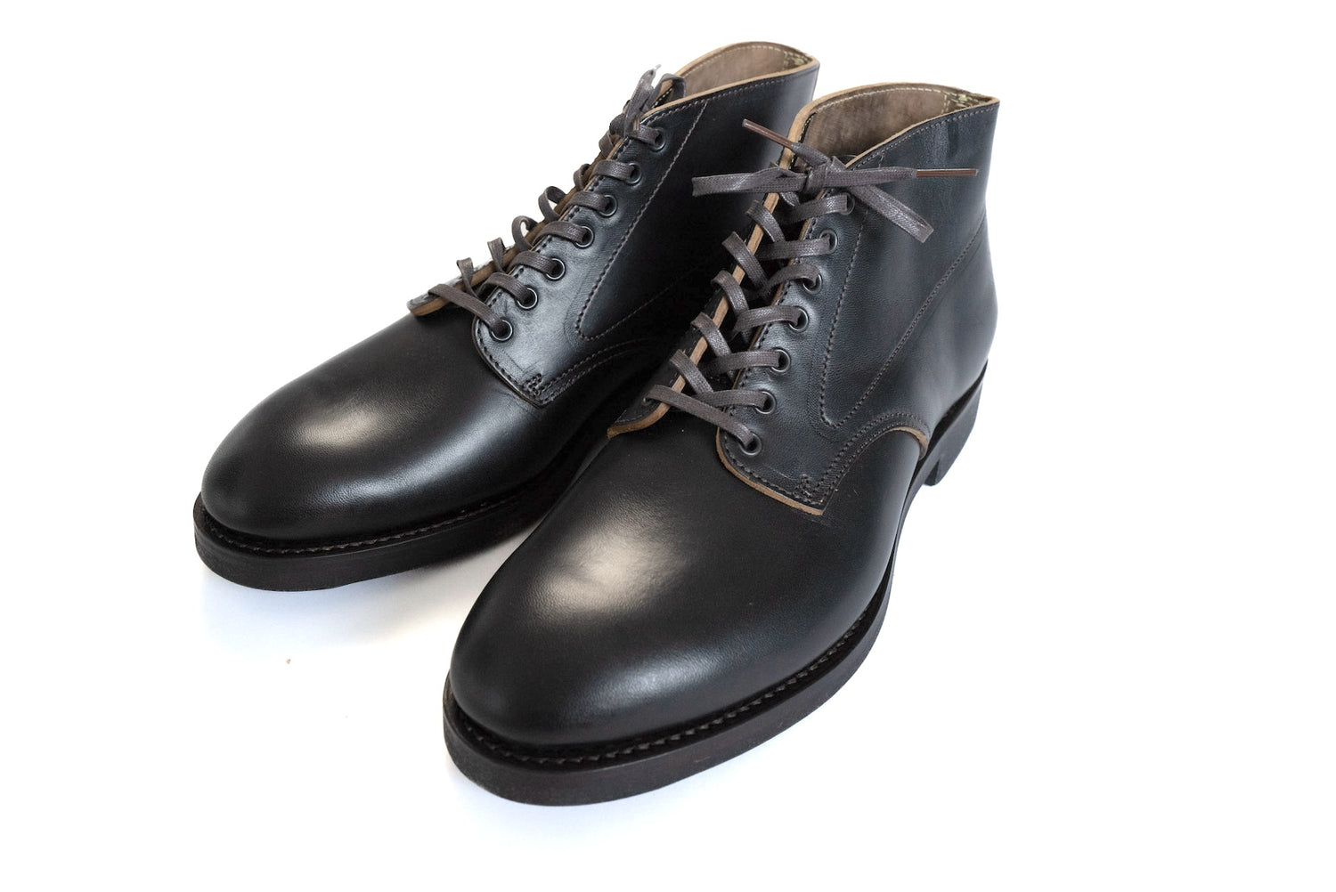 Skoob X CORLECTION Horsebutt Military Chukka Boots (Black Tea-Core)