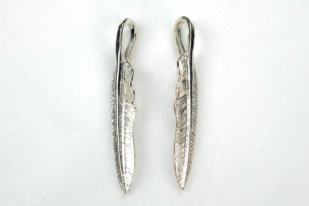 FIRST ARROW'S SMALL "KAZEKIRI" SILVER FEATHER PENDANTS