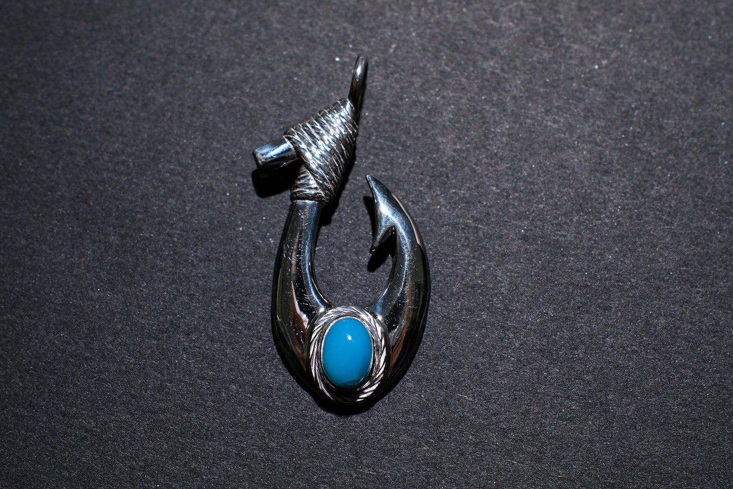 The One OCEAN “Ancient Makau Ace Type” Silver Pendant with Larmiar (Medium)