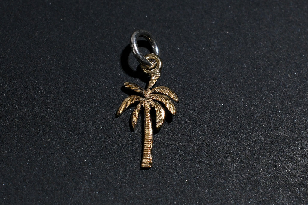 The One OCEAN 18K Gold "Palm Tree" Island Charm