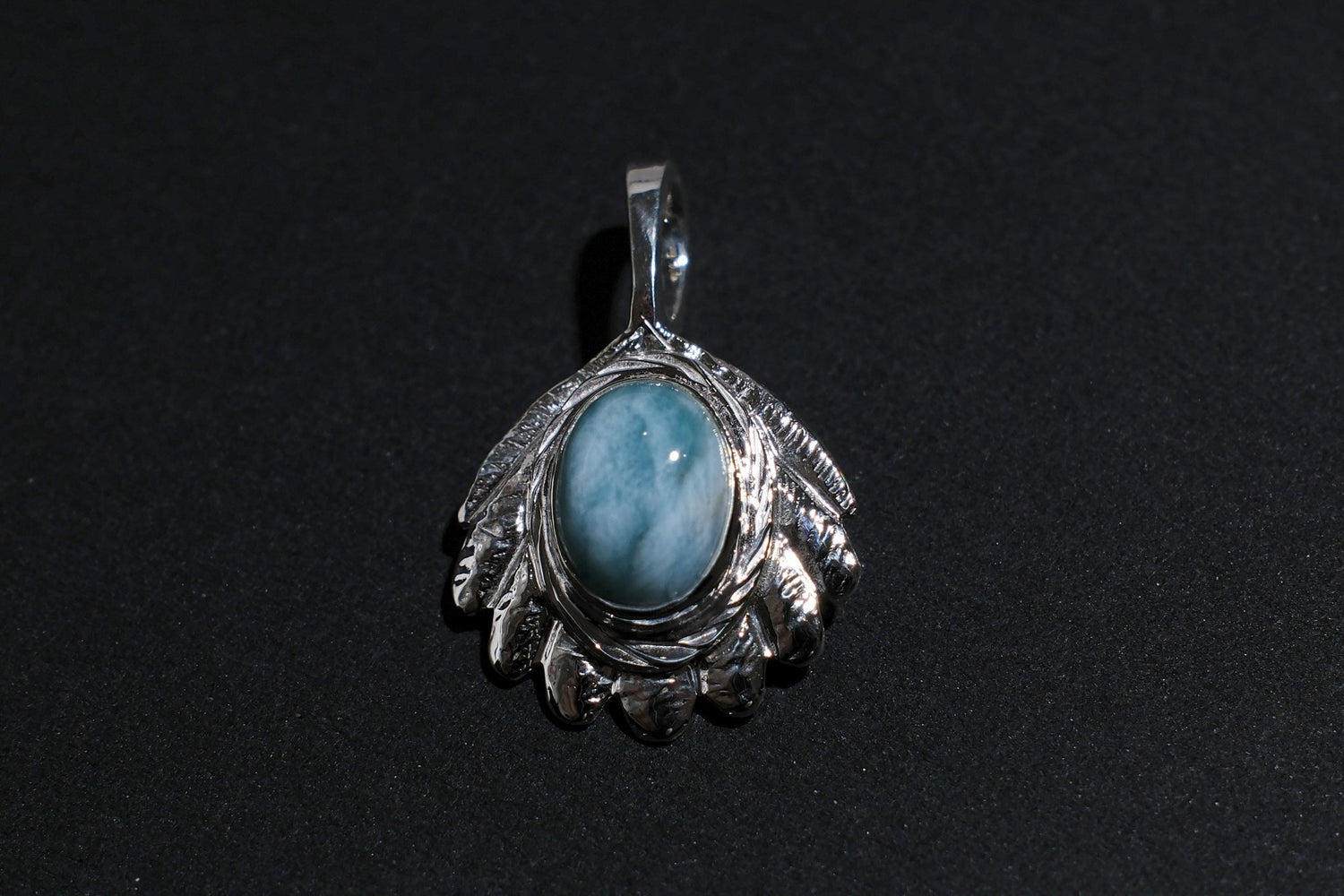 The One OCEAN "Shell" Island Charm with Larmiar