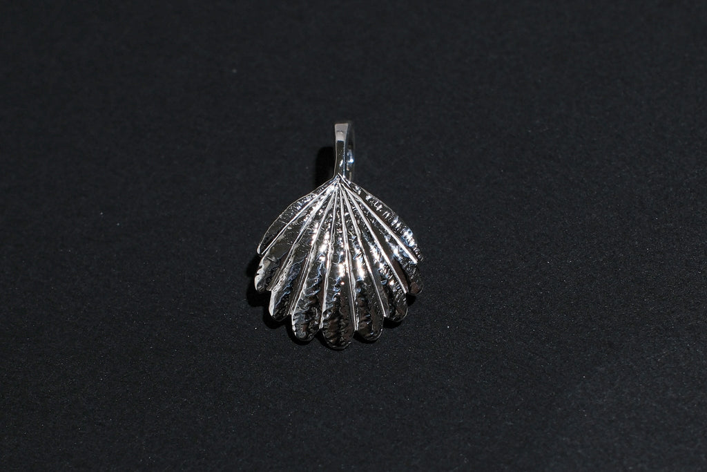 The One OCEAN "Shell" Island Charm