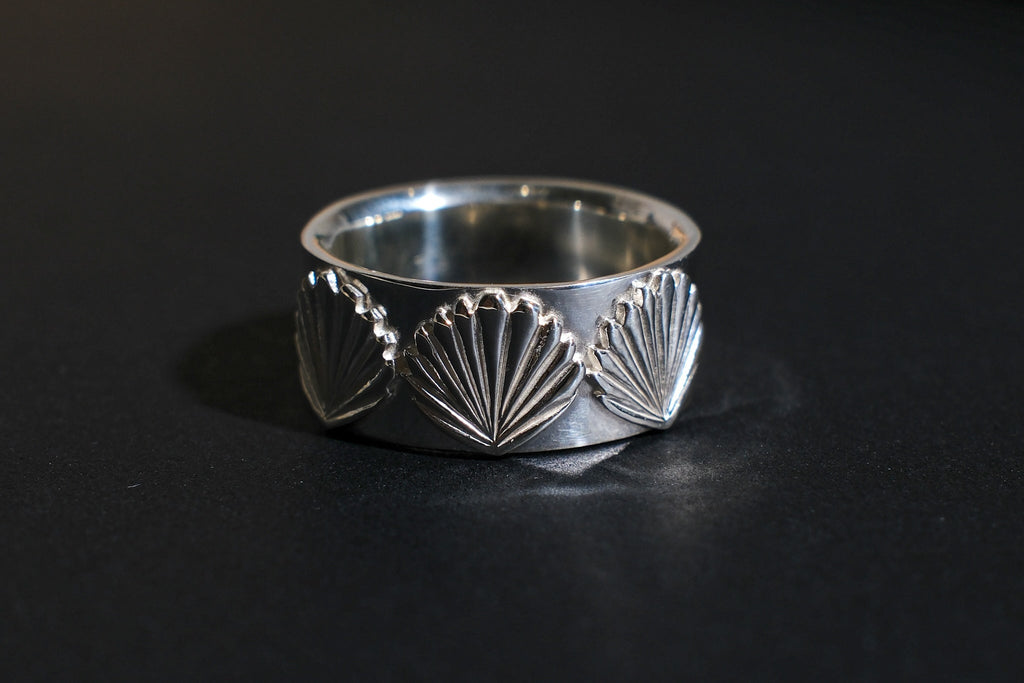 The One OCEAN "Shell Crown" Silver Ring