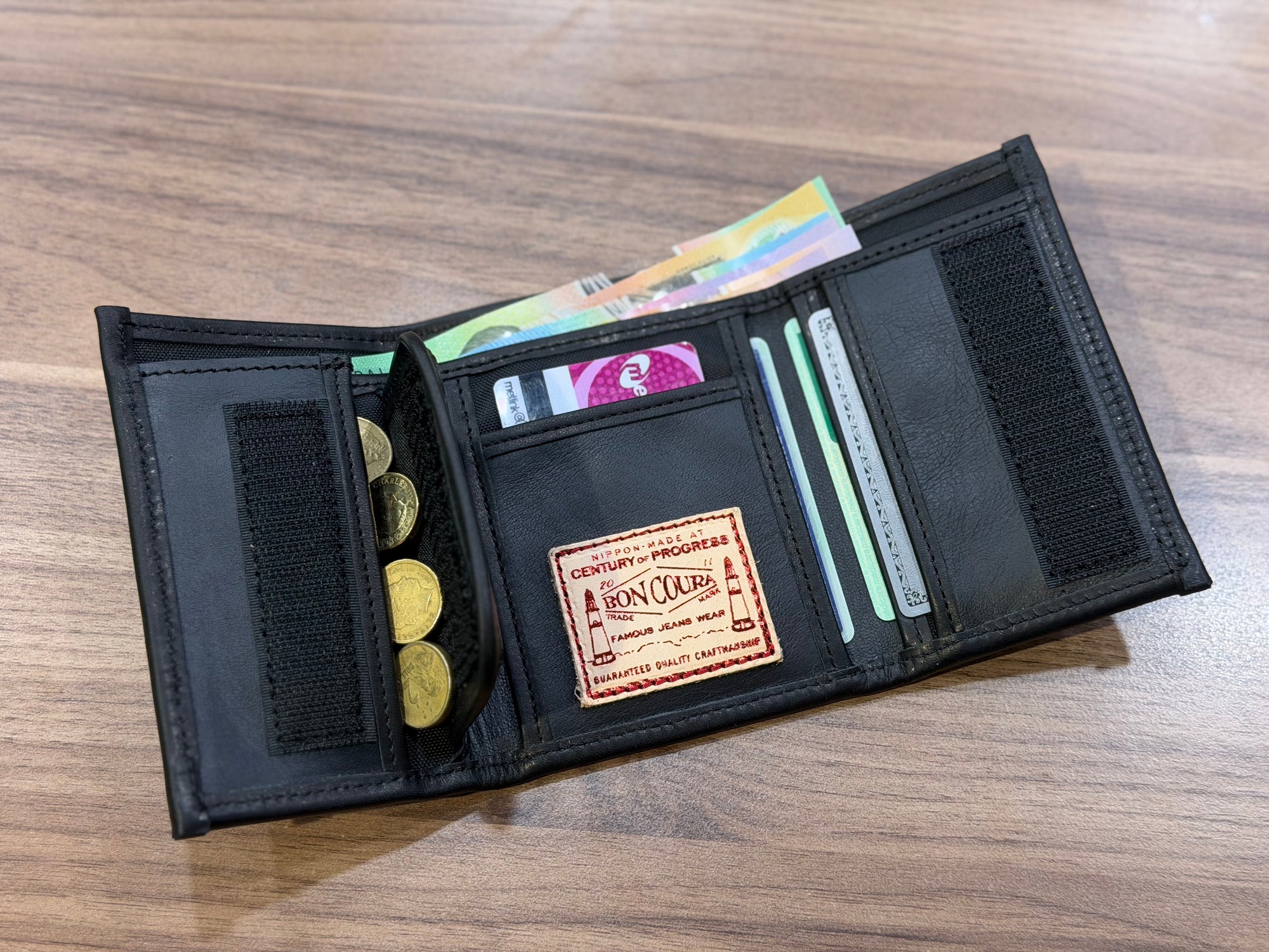 BONCOURA “BARI-BARI” Hand-Waxed Horsehide Tri-fold Wallet (Black Tea-cored)