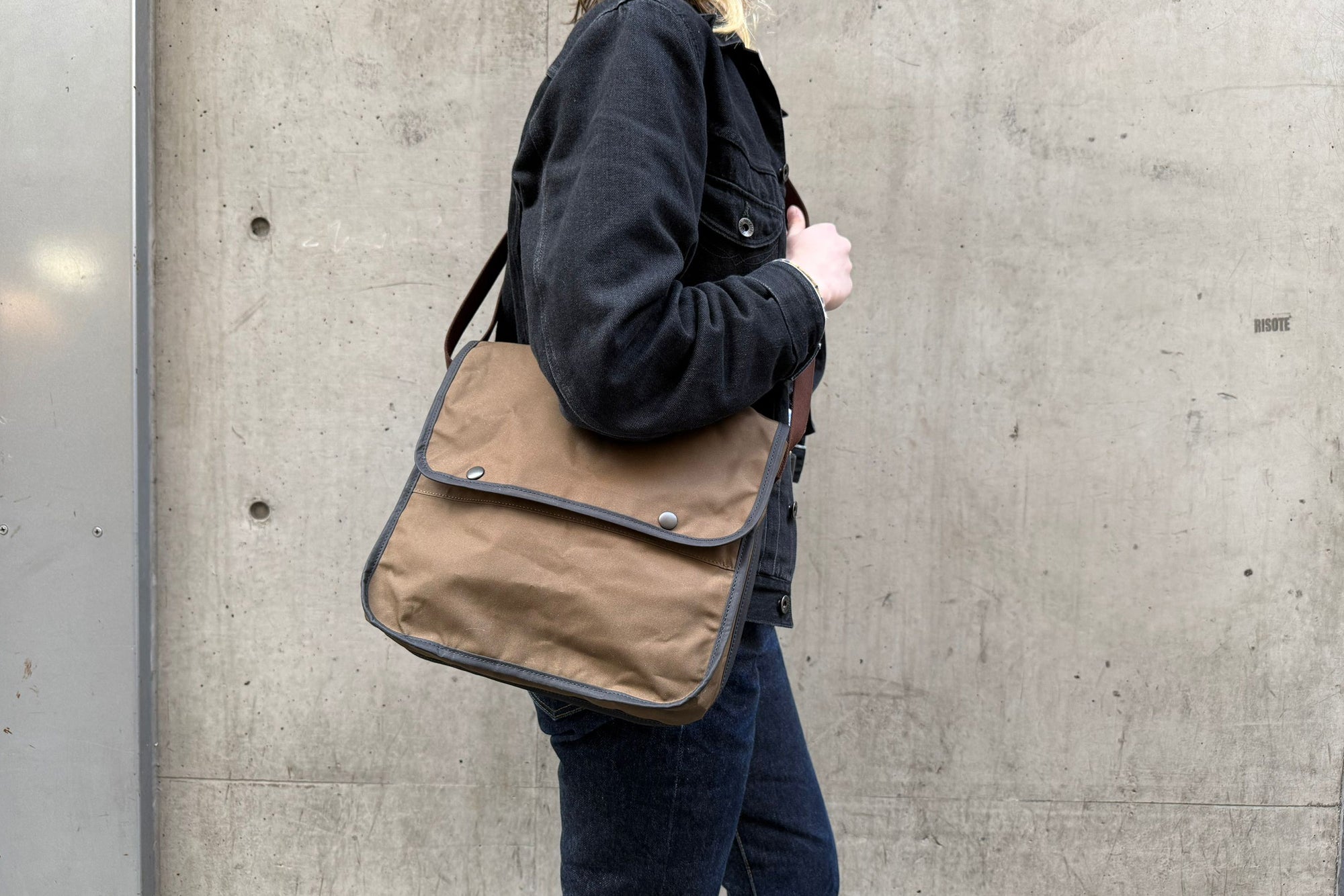 Freewheelers "Waxed Cotton" Field Bag (Olive)
