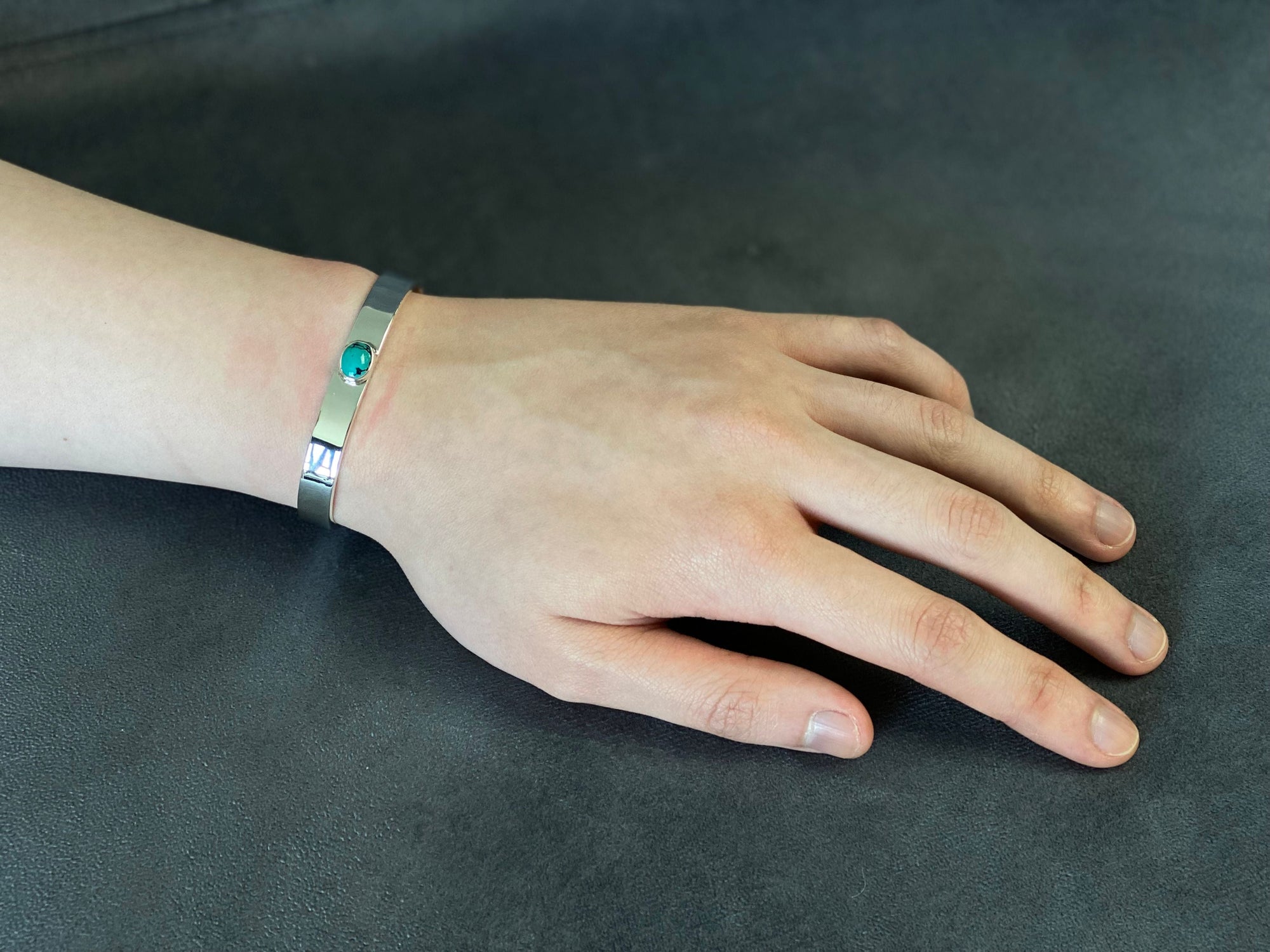 First Arrow's 8mm Silver Bangle with Turquoise (BR-017)
