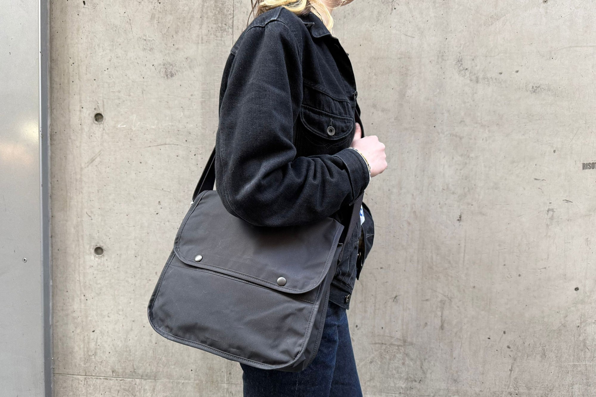 Freewheelers "Waxed Cotton" Field Bag (Black)