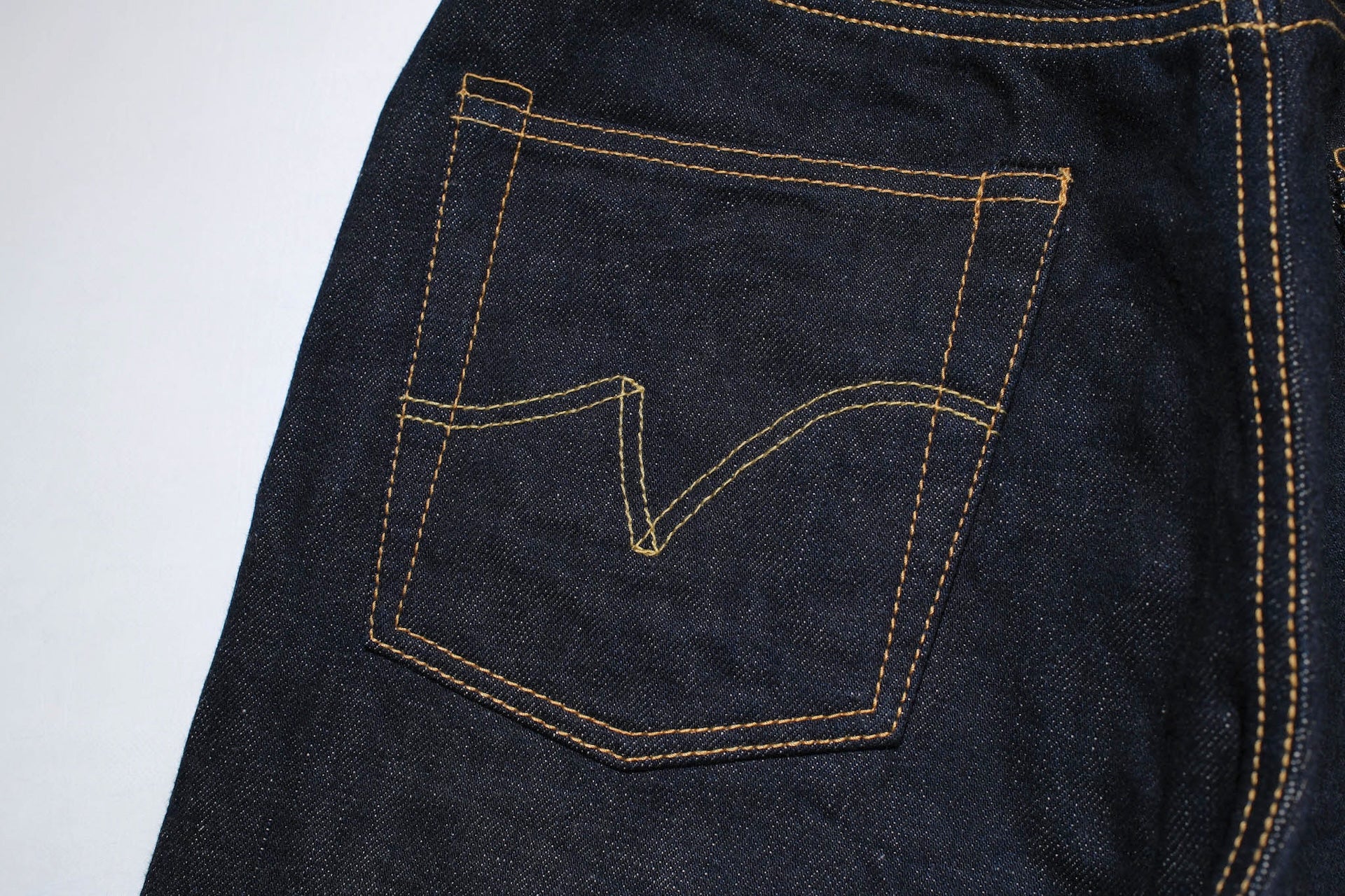 Iron Heart 888S-18 18oz Denim (Straight Tapered fit)