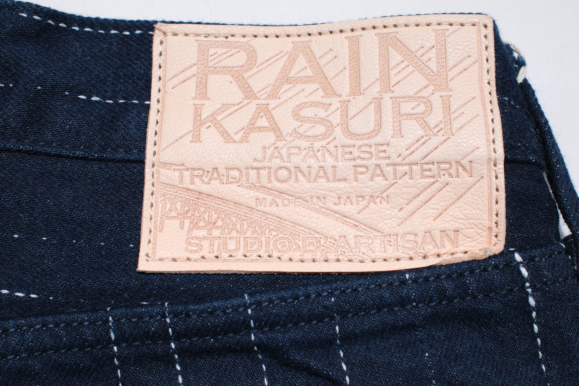 Studio D'Artisan 14oz Indigo Dyed "Rain Kasuri" Denim Trousers (Tapered fit)