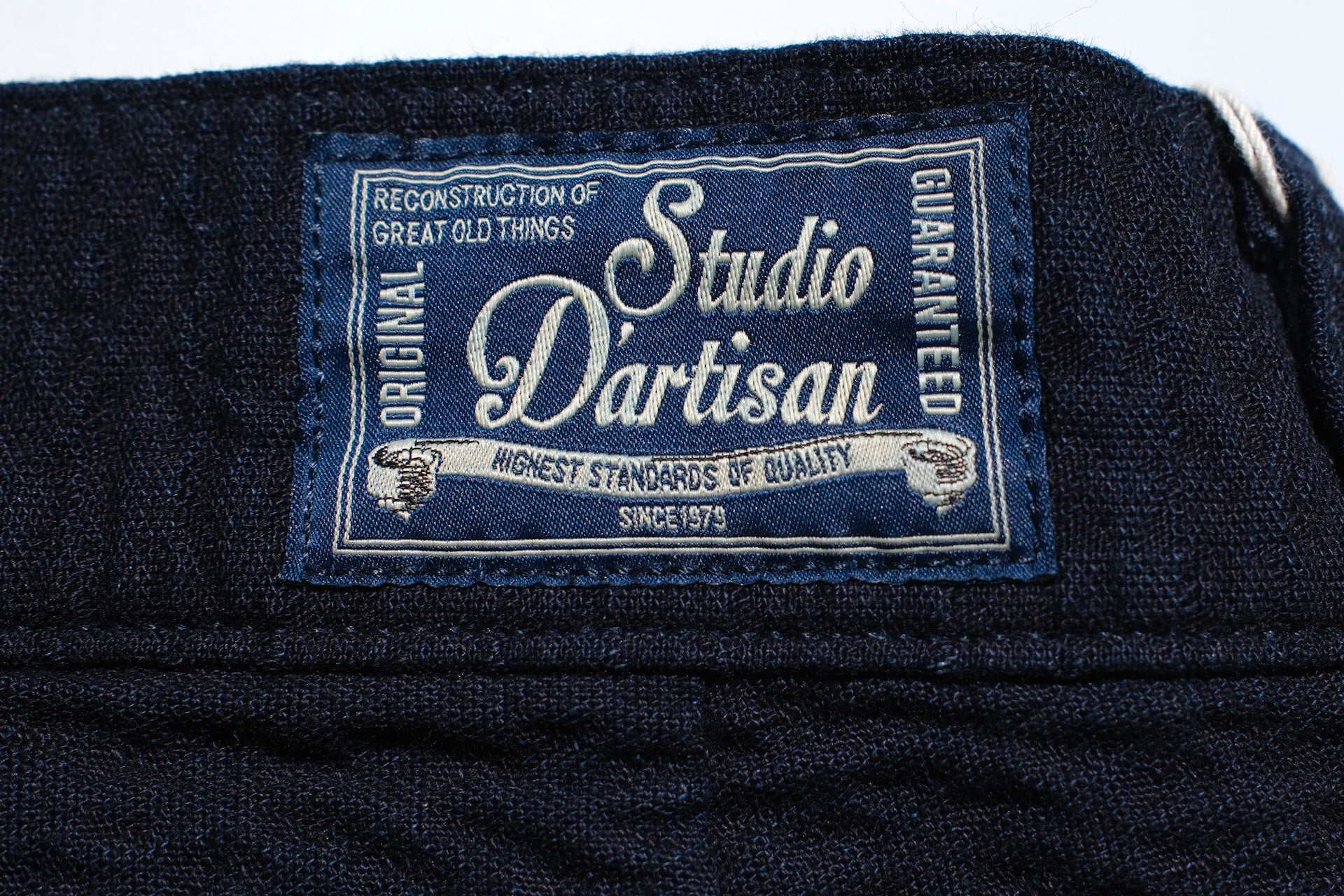 Studio D'Artisan Indigo Dyed Double-Layered Dobby Shorts