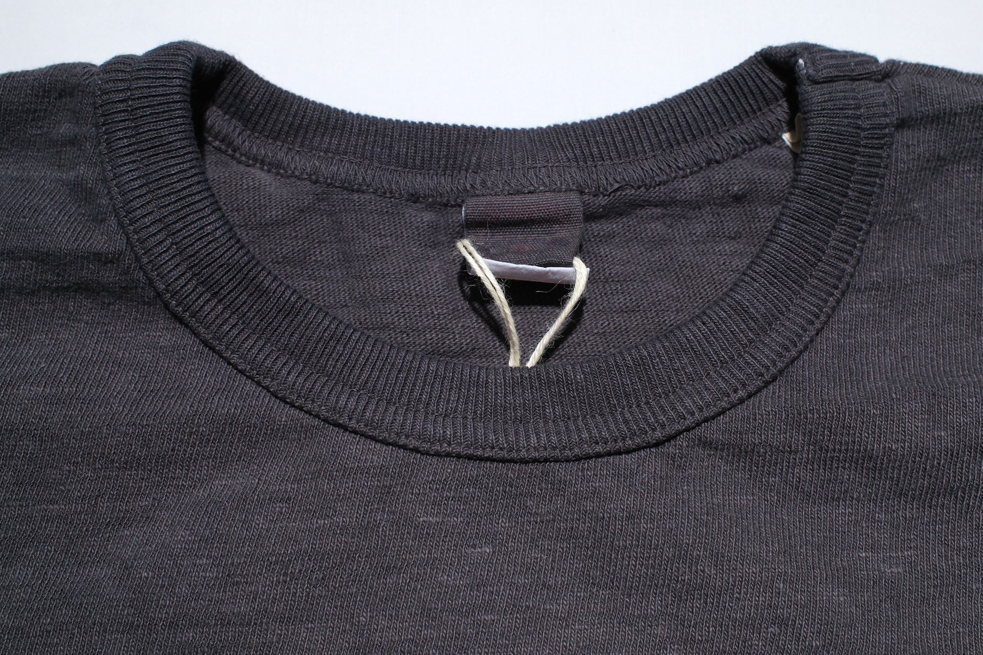 UES 9.5oz "NO.8 Slub Nep" Heavyweight Plain Tee (Charcoal)