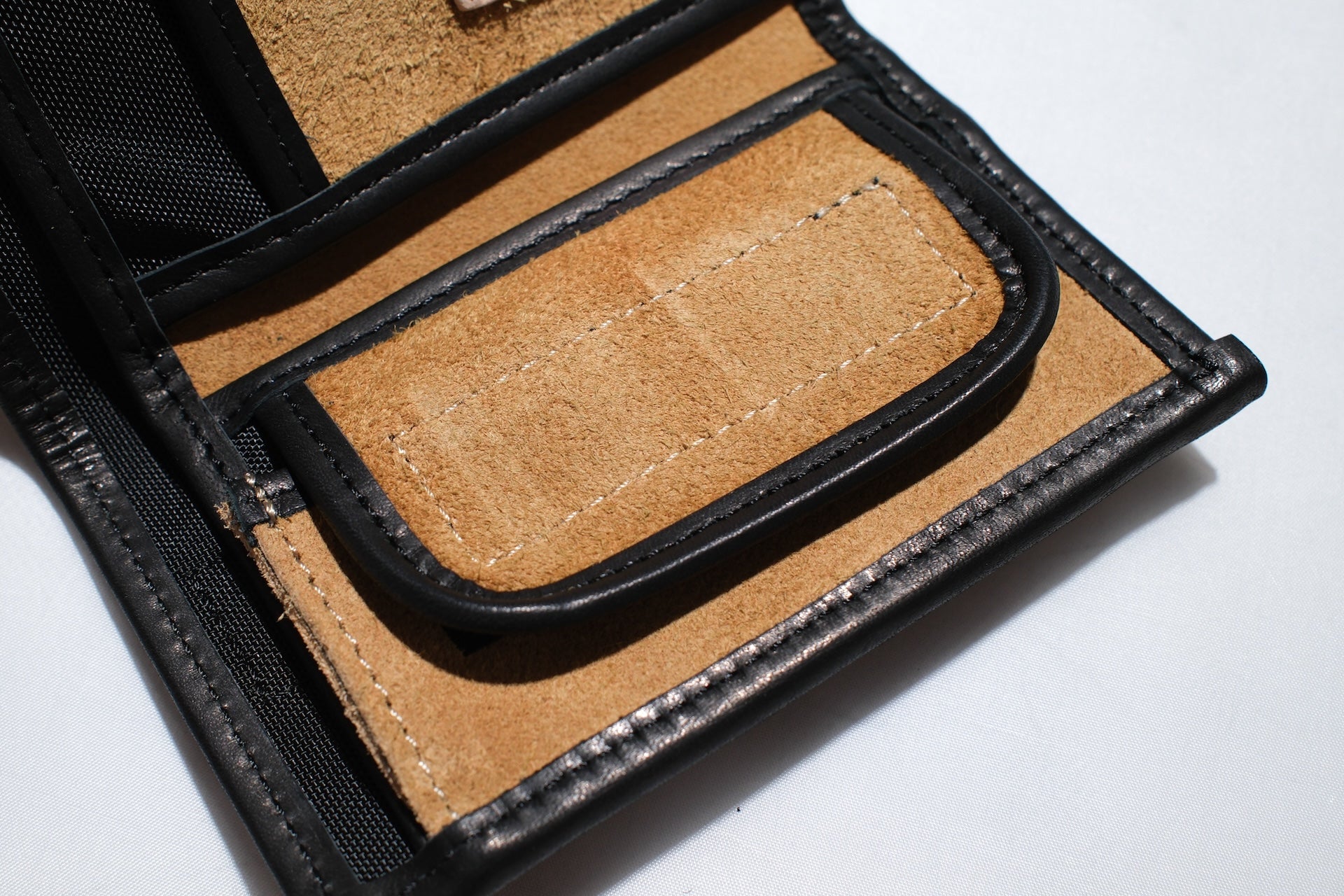 BONCOURA “BARI-BARI” Suede Cowhide Tri-fold Wallet (Beige)