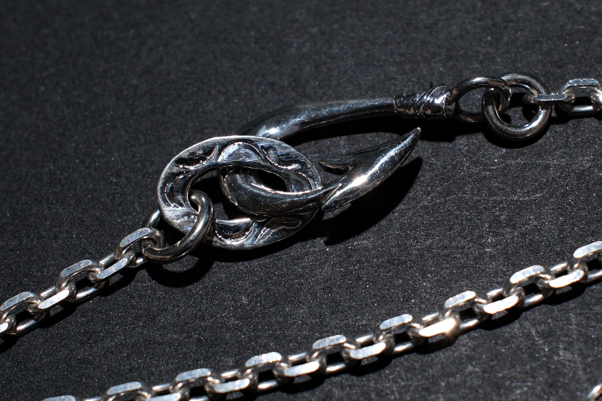 The One OCEAN "Square Azuki" Silver Chain with Makau Hook (Small)