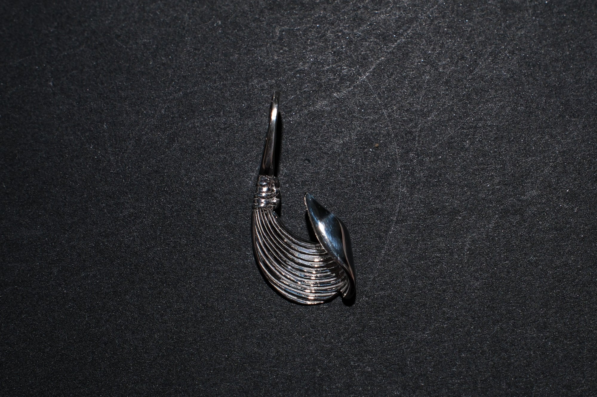 The One OCEAN "Catch The Waves" Plain Pendant (Small)