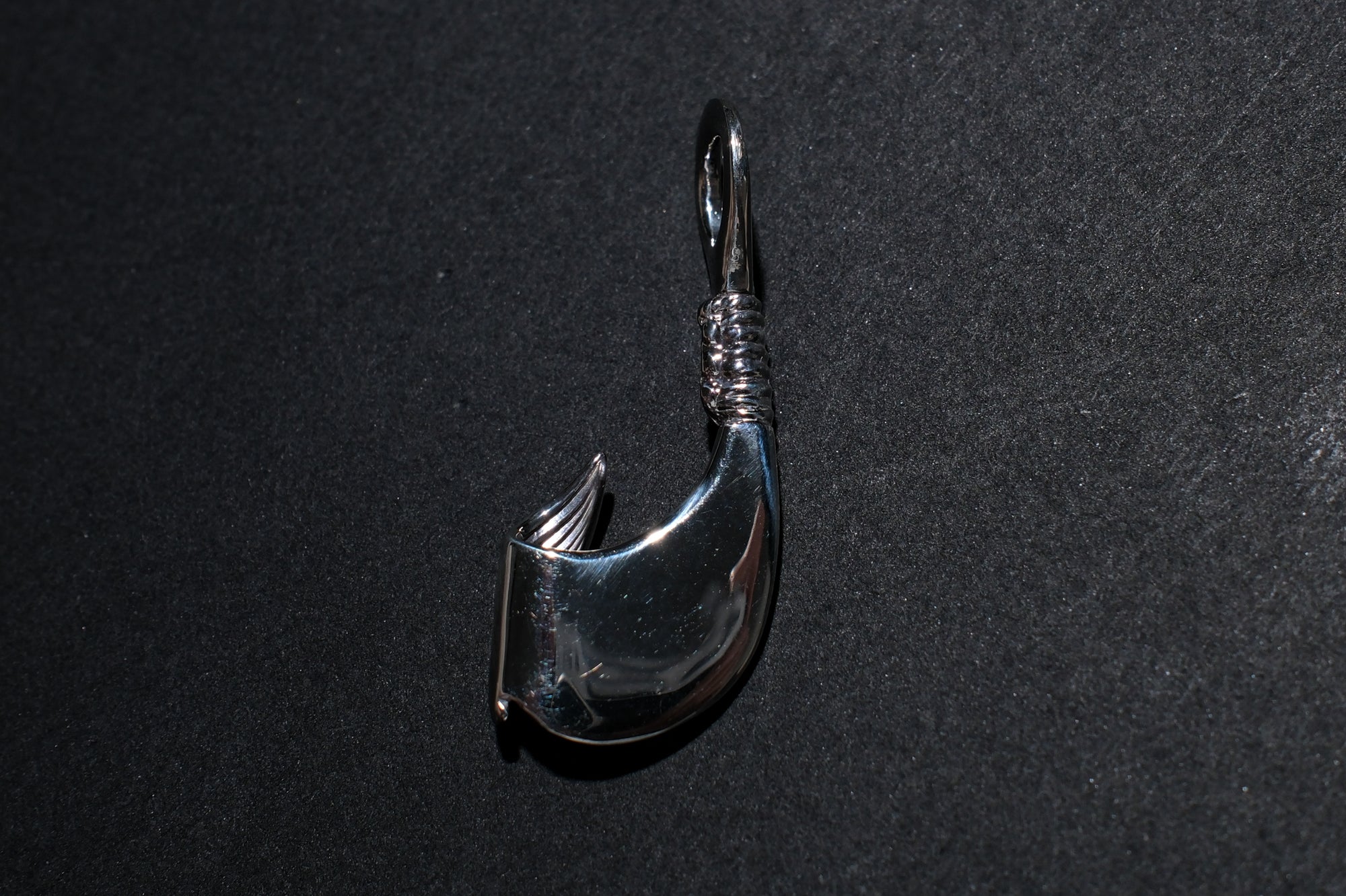 The One OCEAN "Catch The Waves" Plain Pendant (Medium)