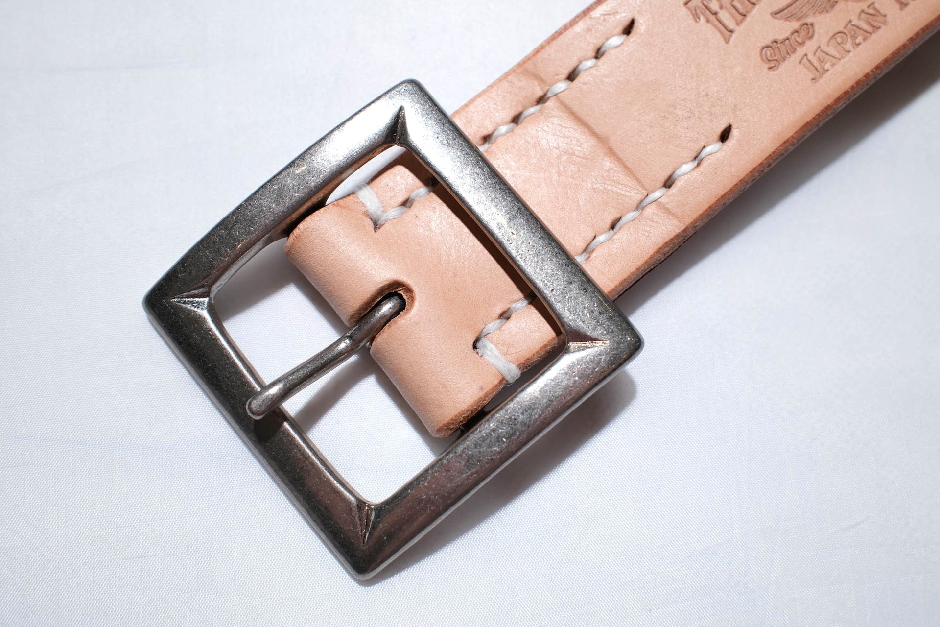 The Flat Head Saddle Cowhide 'Garrison' Belt (Natural Tan)