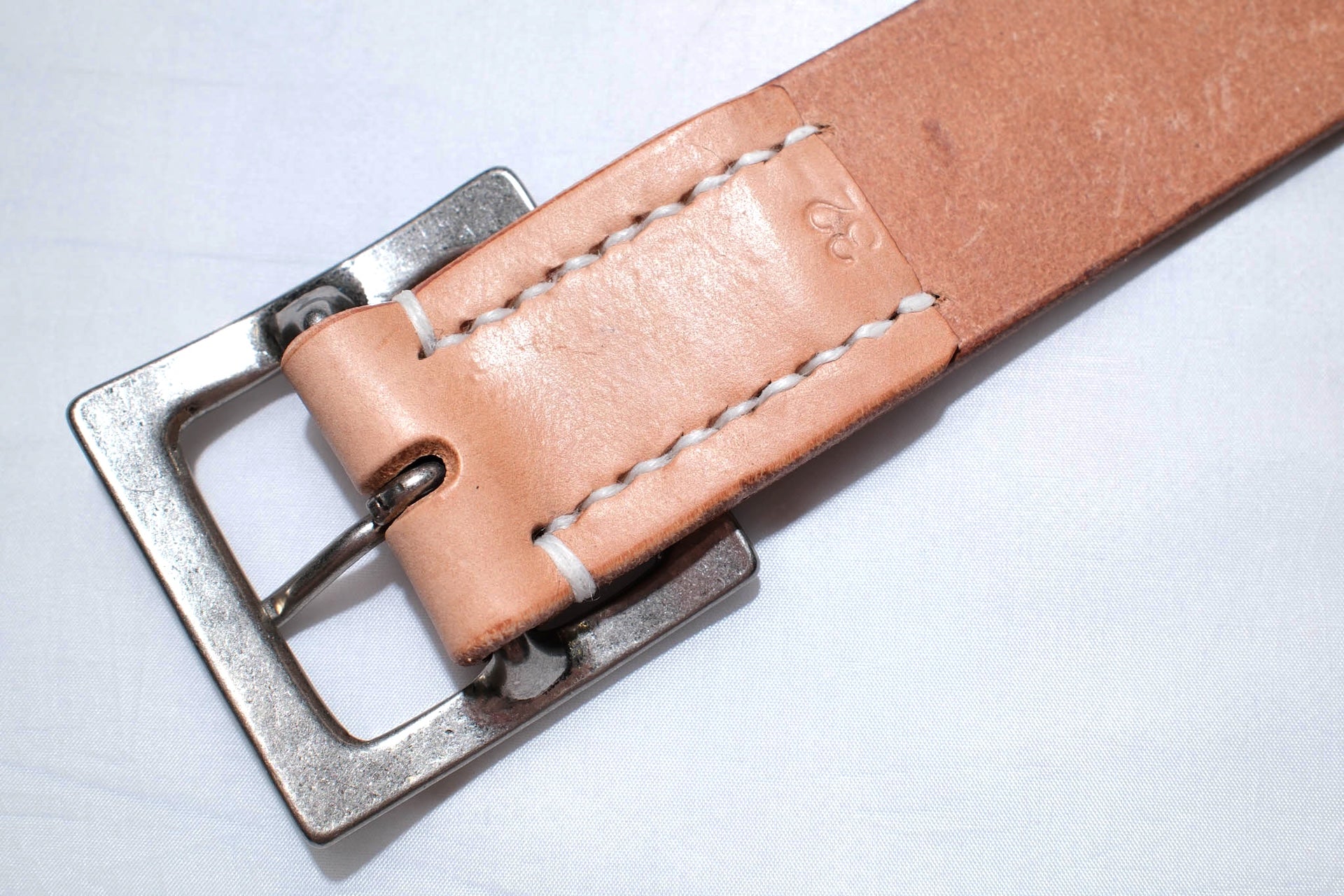 The Flat Head Saddle Cowhide 'Garrison' Belt (Natural Tan)