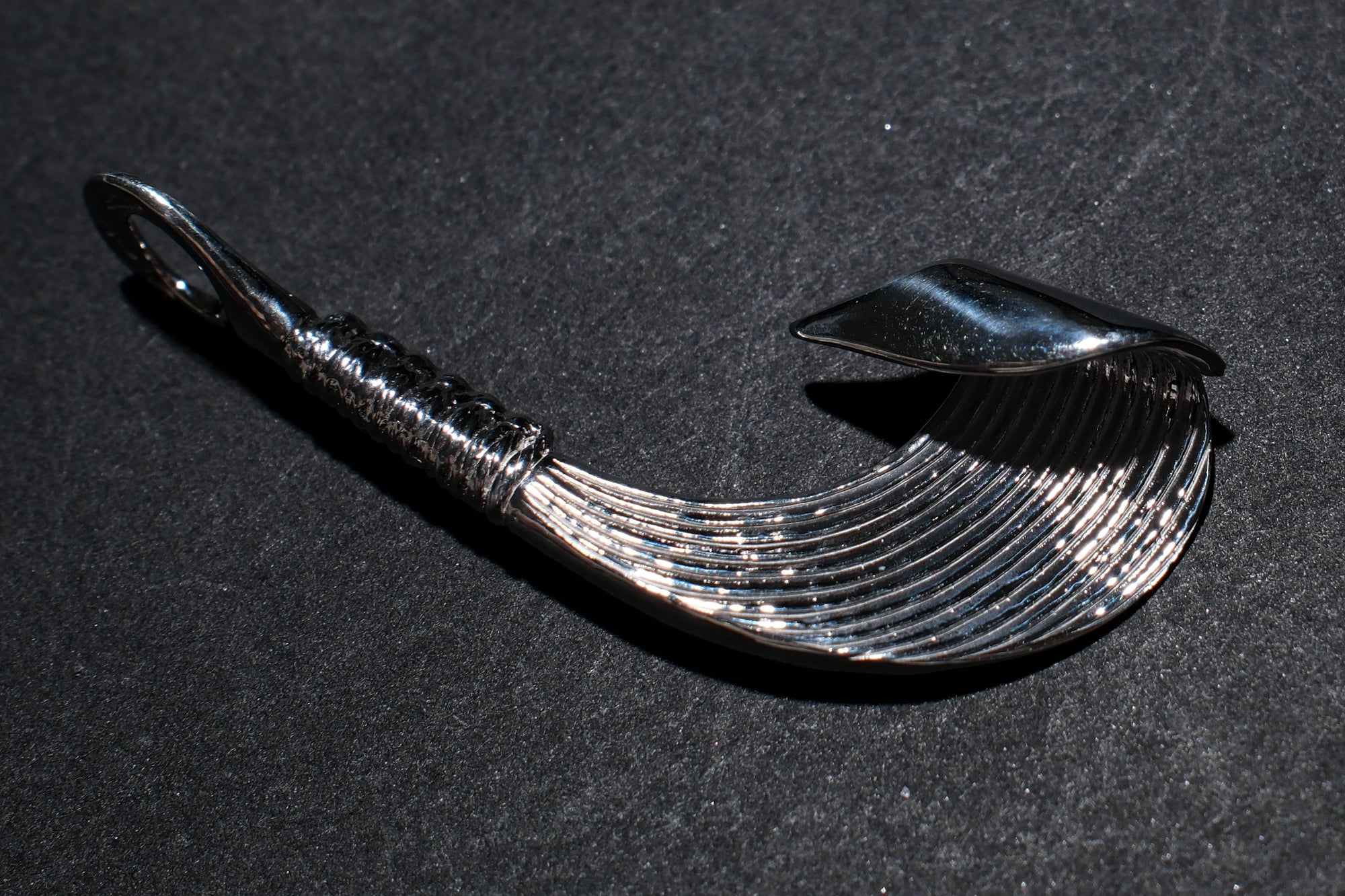 The One OCEAN "Catch The Waves" Plain Pendant (Large)