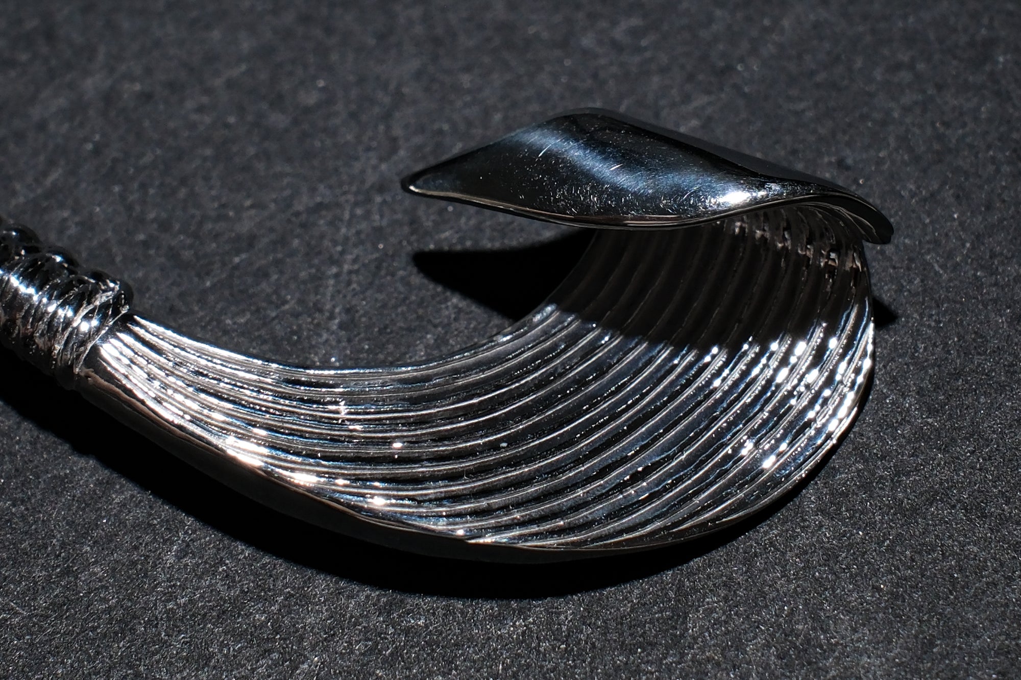 The One OCEAN "Catch The Waves" Plain Pendant (Large)