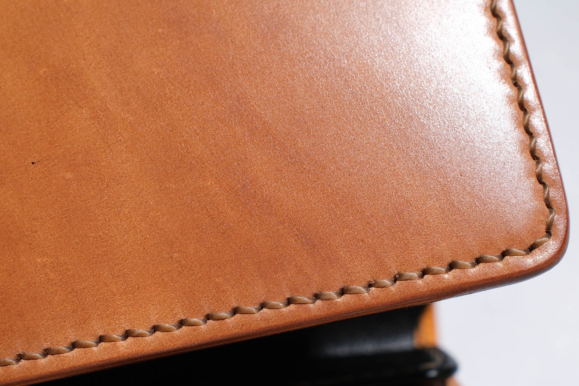 The Flat Head Cordovan Trifold Mini Wallet (Camel Tan)