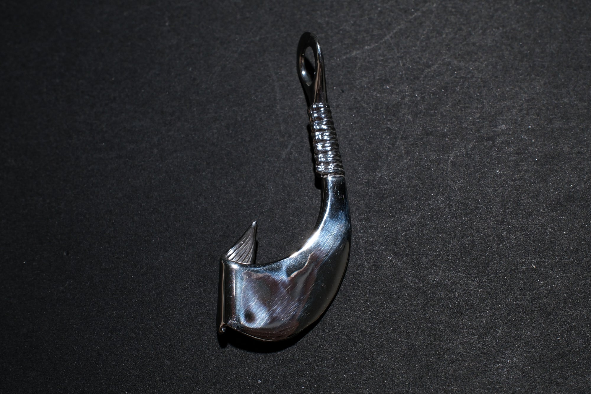 The One OCEAN "Catch The Waves" Pendant with 18K Gold "KaiLa" Motif (Large)