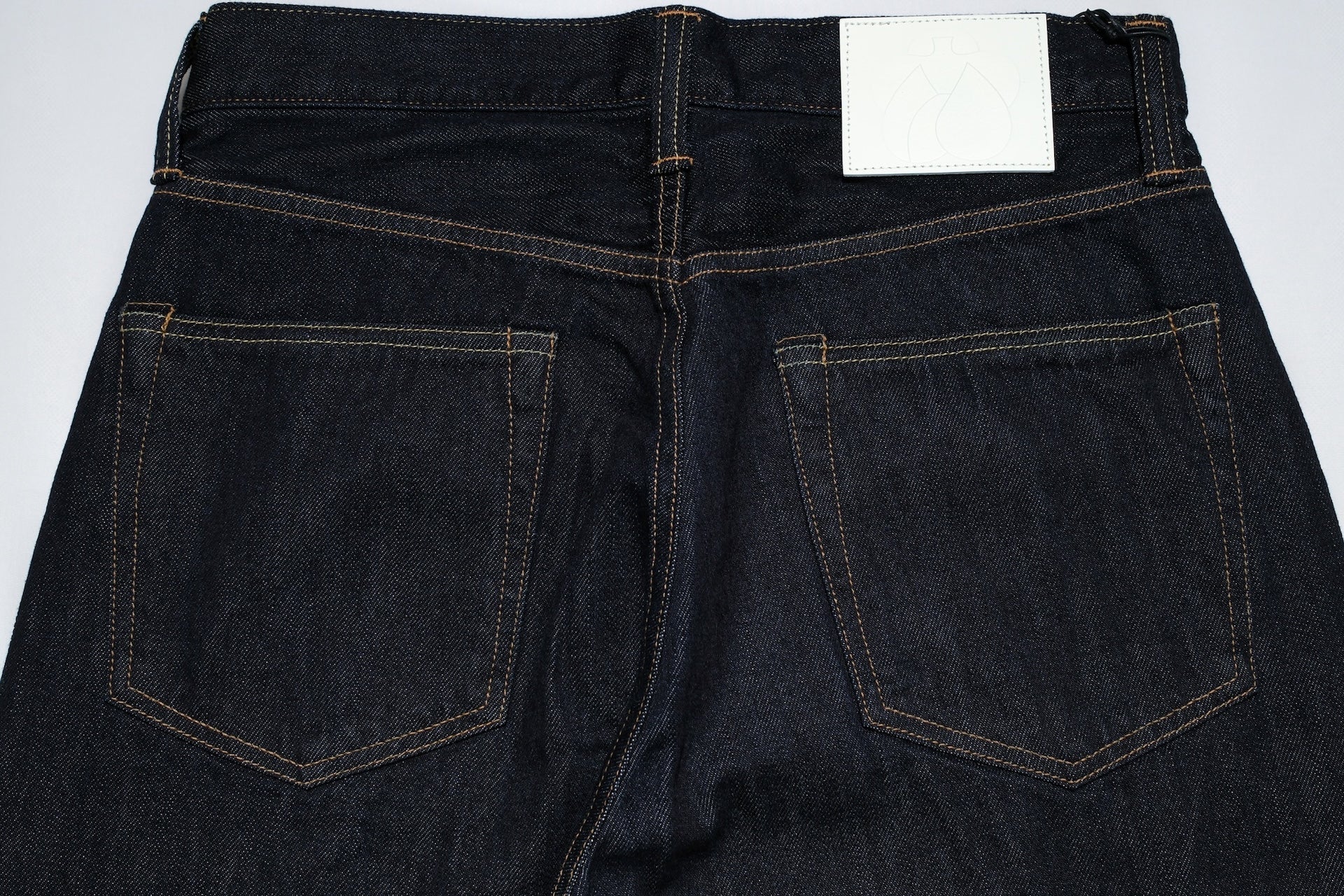 MOMOTARO JEANS 11oz Indigo Dyed "Silk-Touch" #100 Denim (Classic Straight fit)