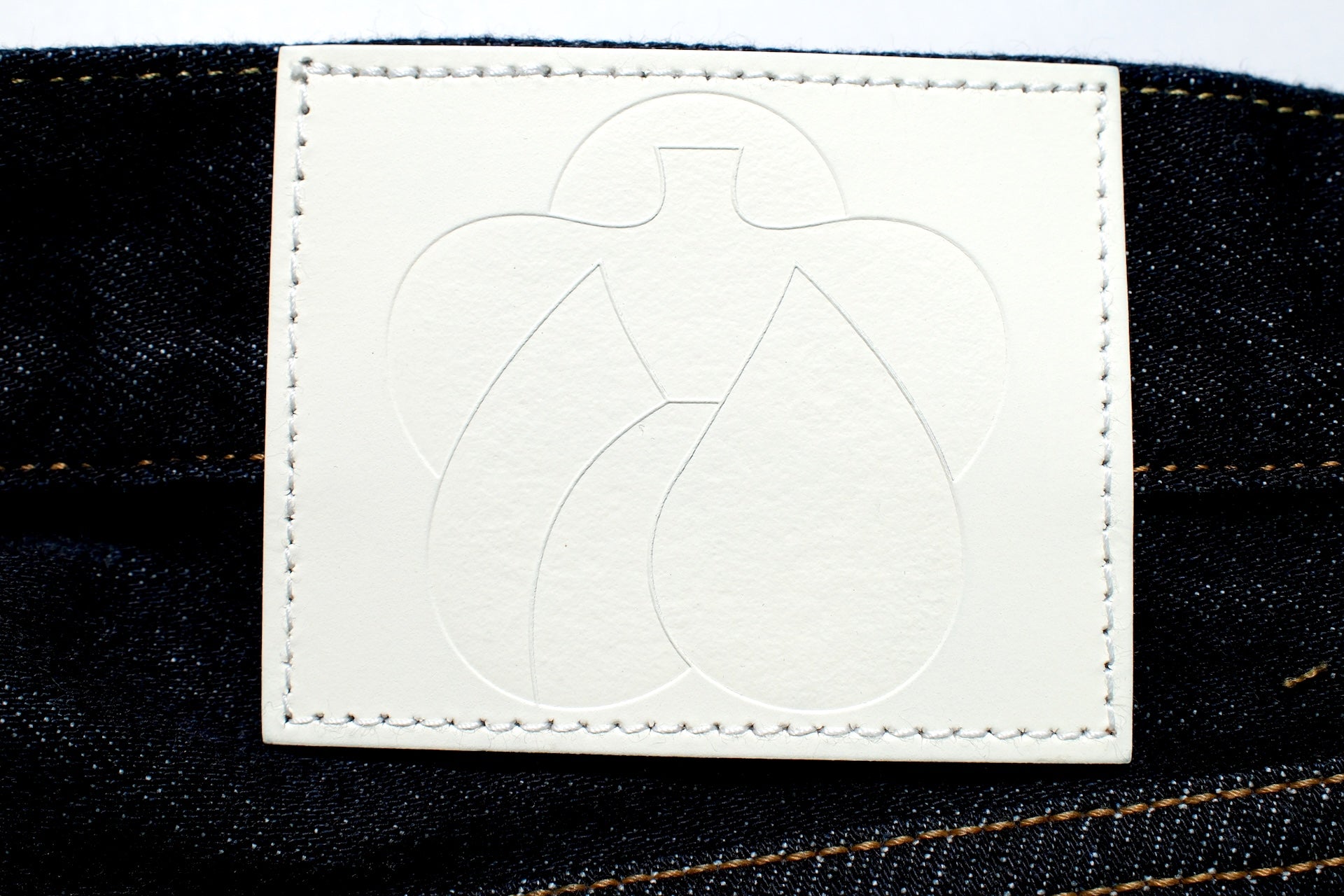 MOMOTARO JEANS 11oz Indigo Dyed "Silk-Touch" #400 Denim (Wide Straight fit)